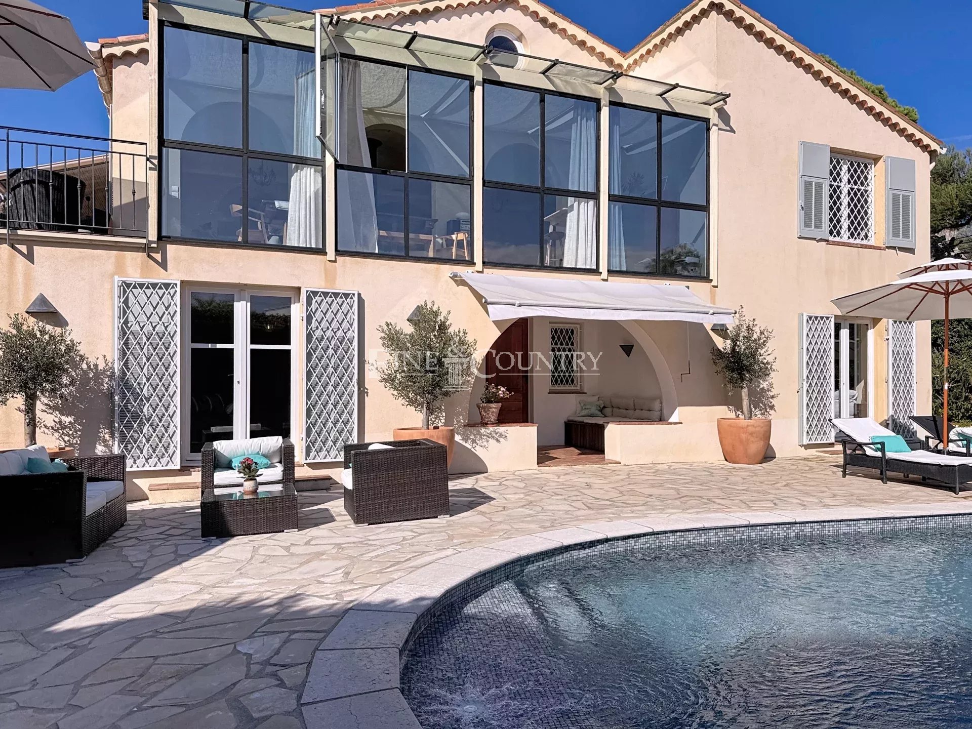 Elegant Villa on the Prestigious West Side of Cap d’Antibes