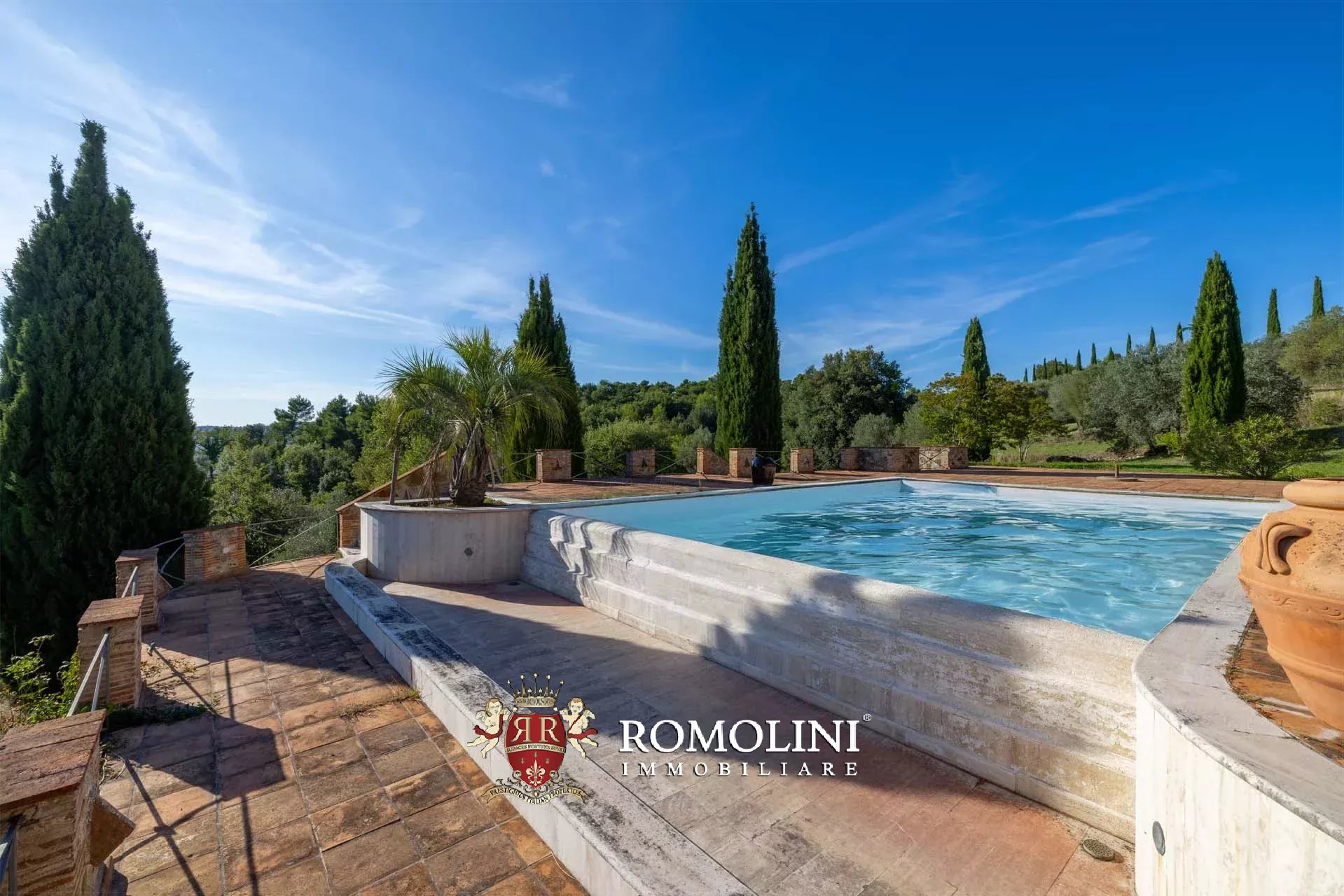 10 Bedroom Villa/Townhouse's Image 27