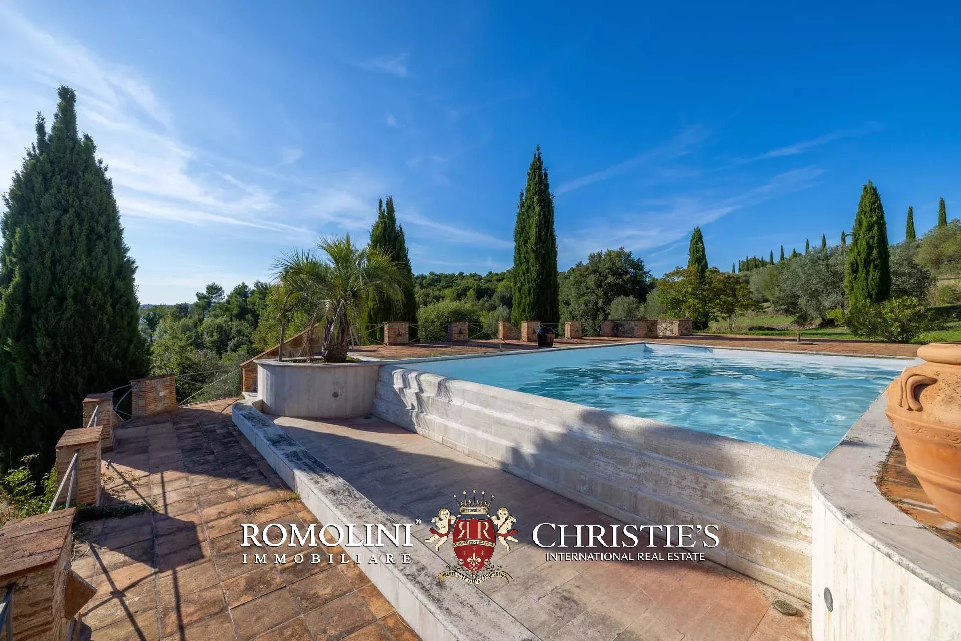 10 Bedroom Villa/Townhouse's Image 27