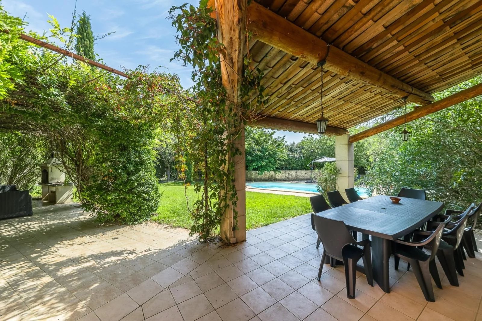 Maison avec piscine à Roussillon