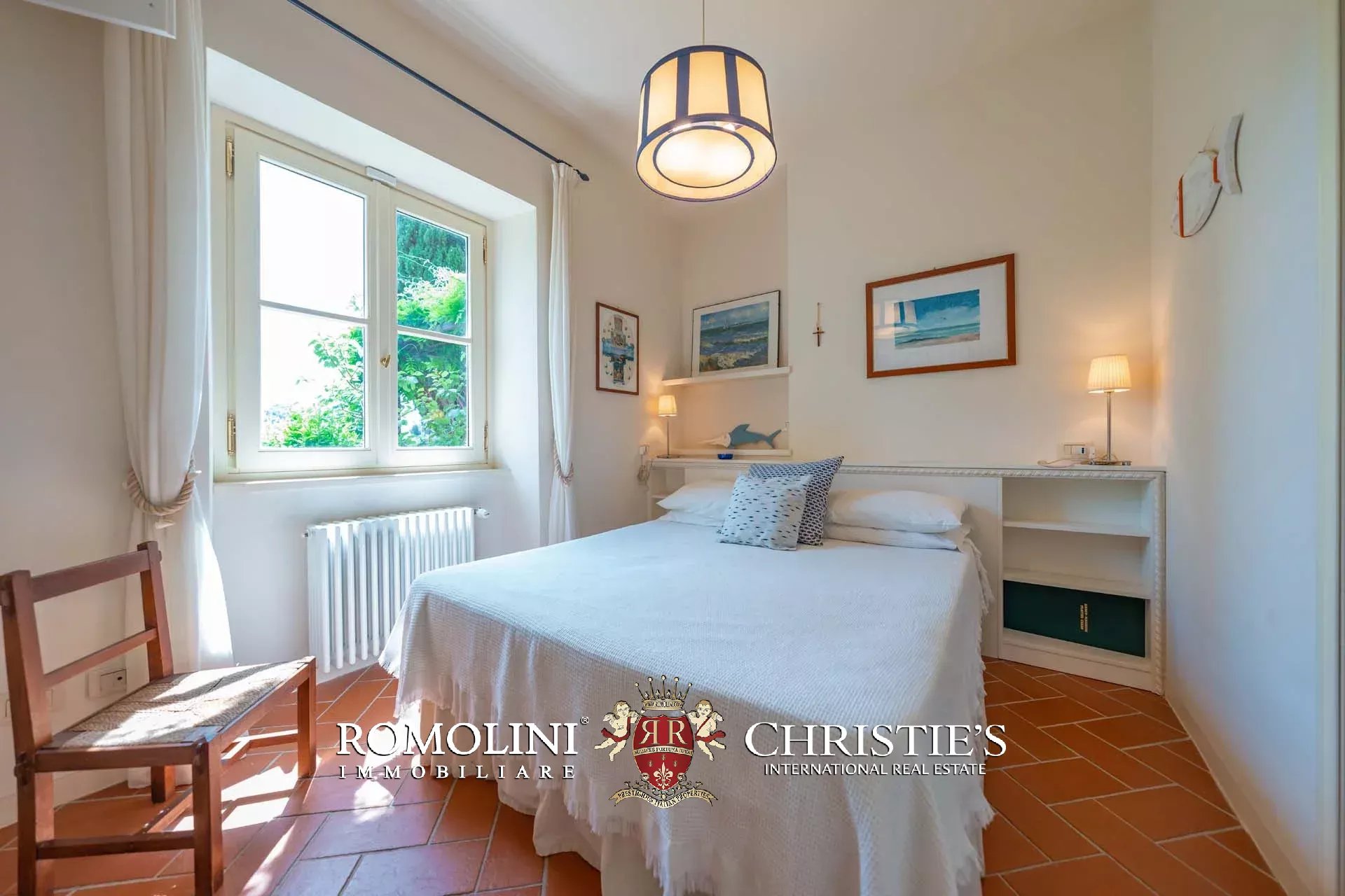 11 Bedroom Villa/Townhouse's Image 100