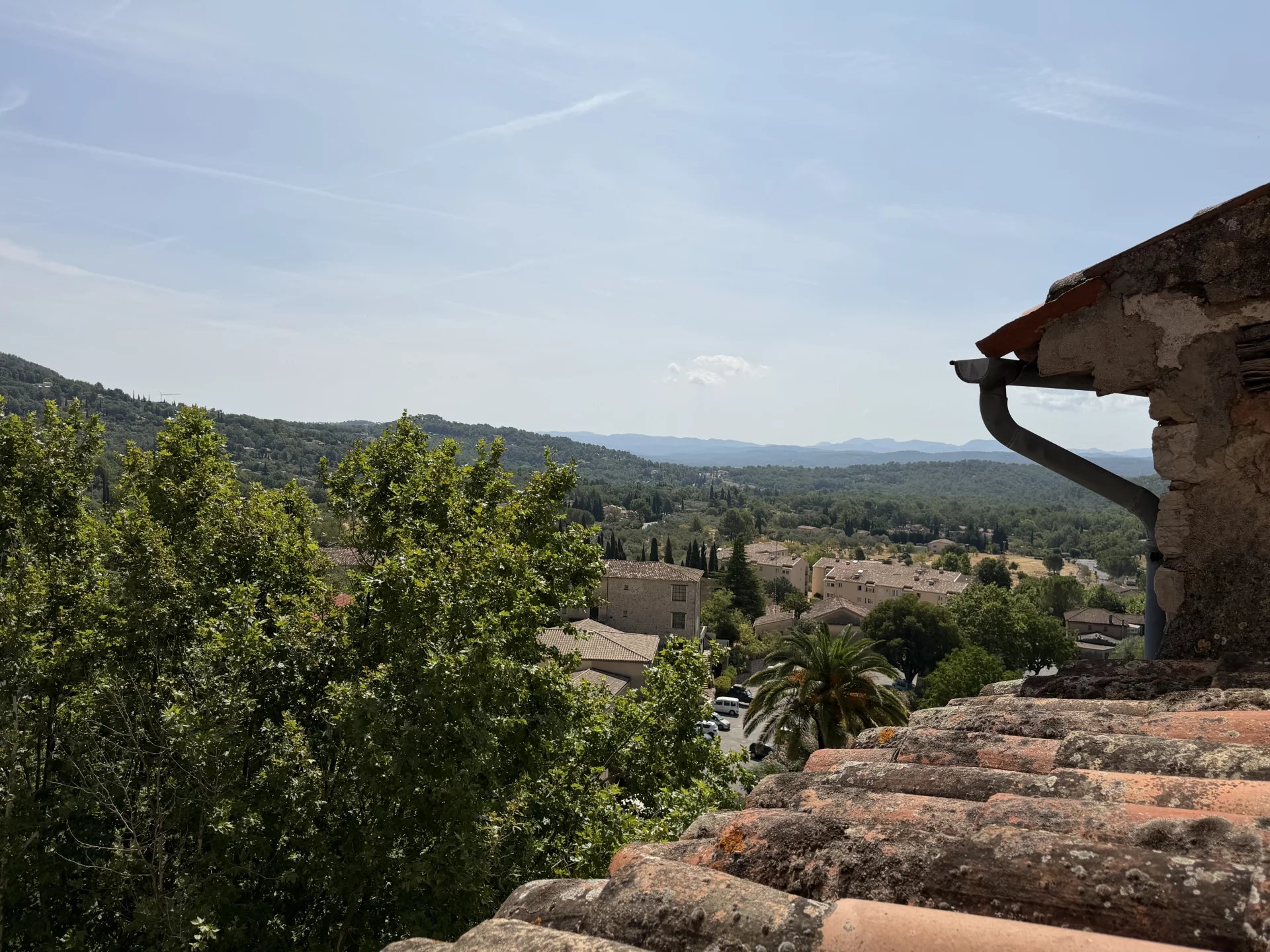 Charming village house with upper terrace with great views - SEILLANS