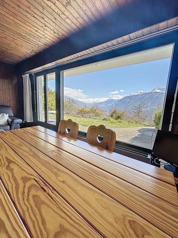 Charmant chalet mitoyen avec vue et ensoleillement exceptionnel