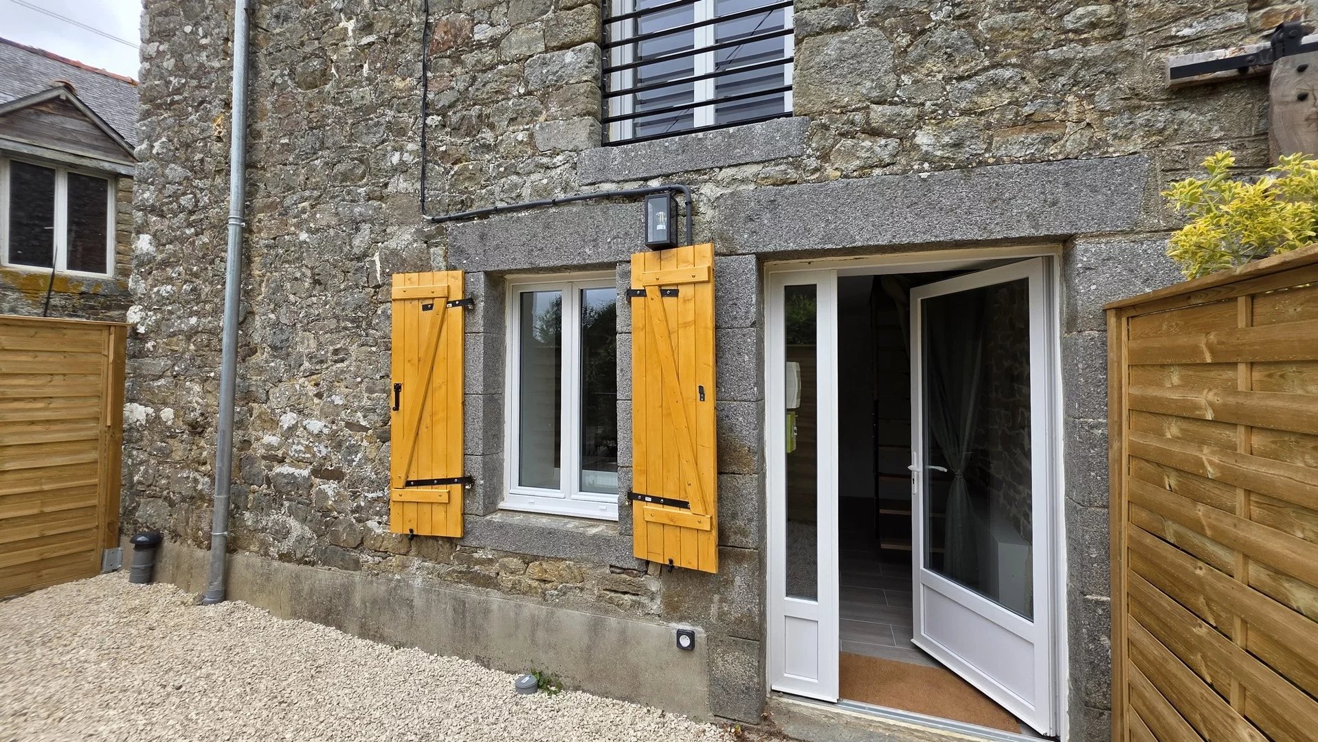 MAISON T3 MEUBLEE – LES CHAMPS GERAUX- EN EXCLUSIVITE