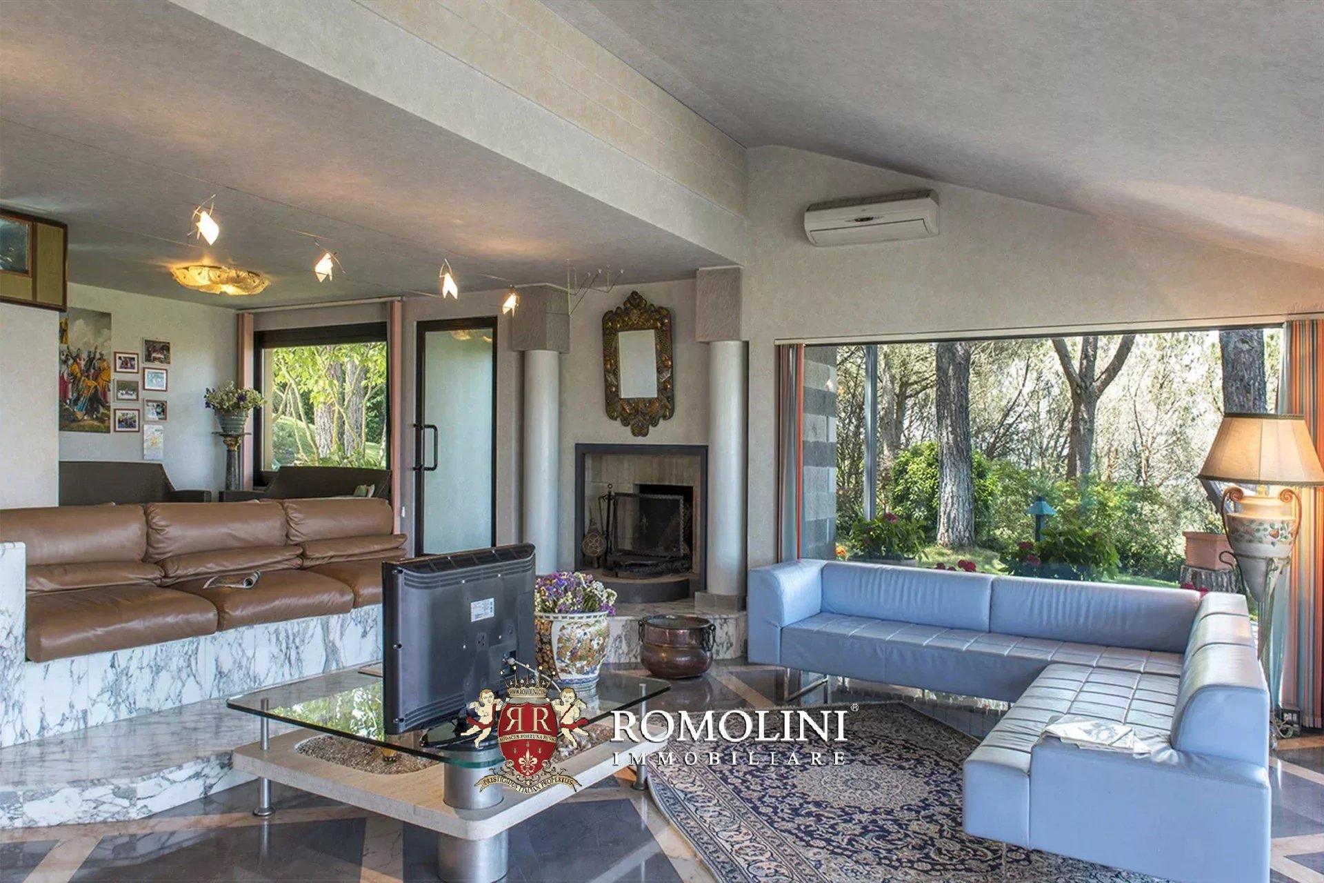 10 Bedroom Villa/Townhouse's Image 25