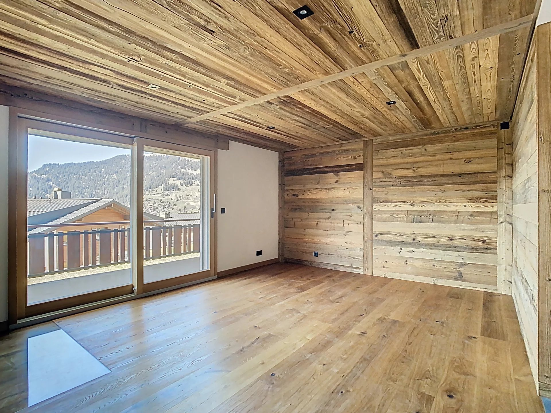 Vue imprenable, rénové à neuf!