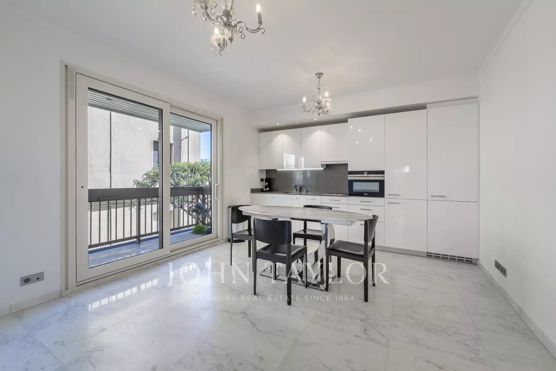 Golden Square - Park Palace -  2 rooms mixed use