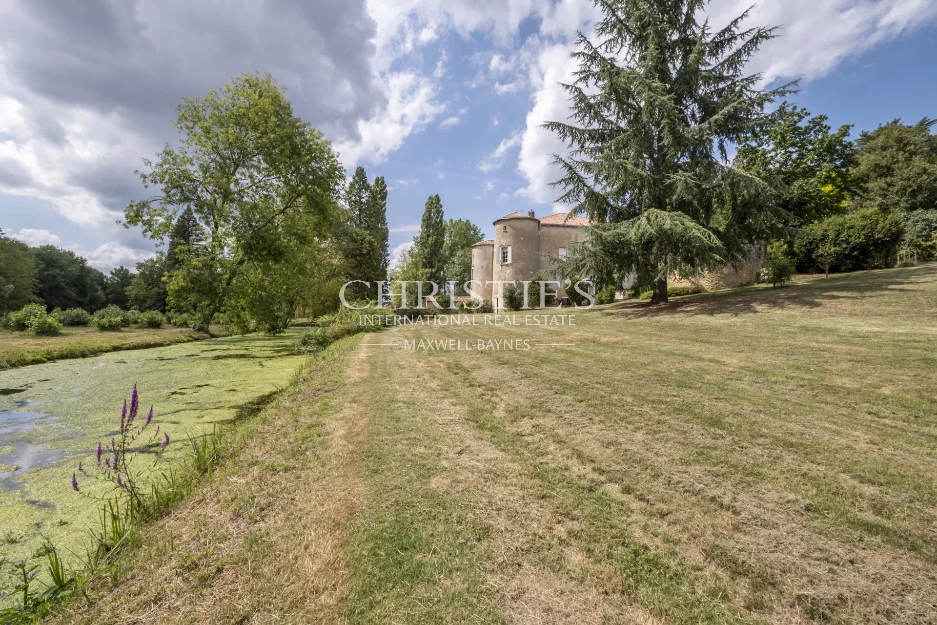 7 Bedroom Chateau's Image 3