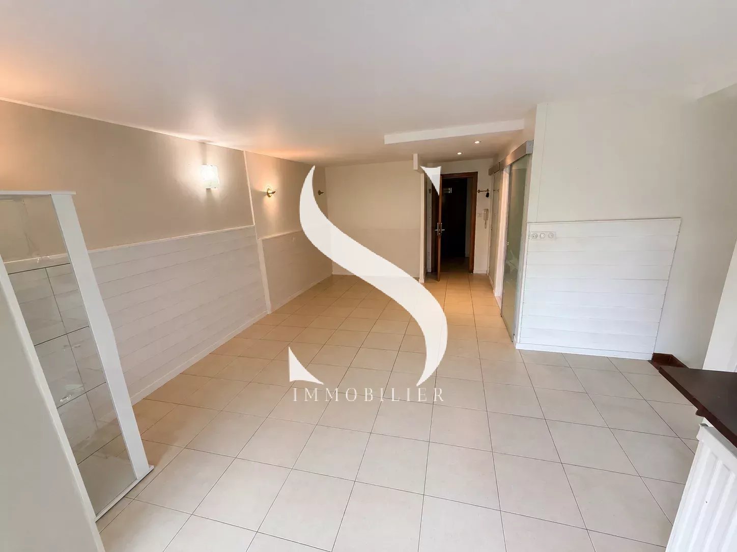 Appartement 1 pièce - Golfe Juan - Centre ville - Garage + cave - Photo 3
