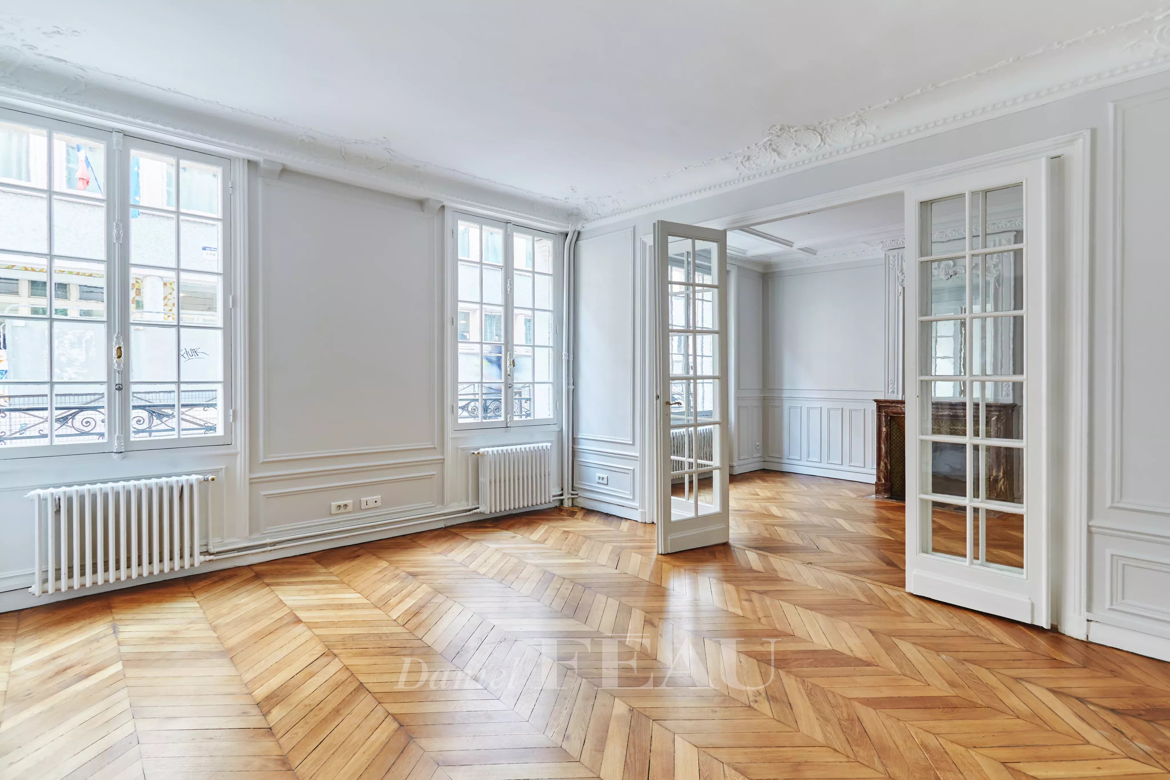 Double reception area