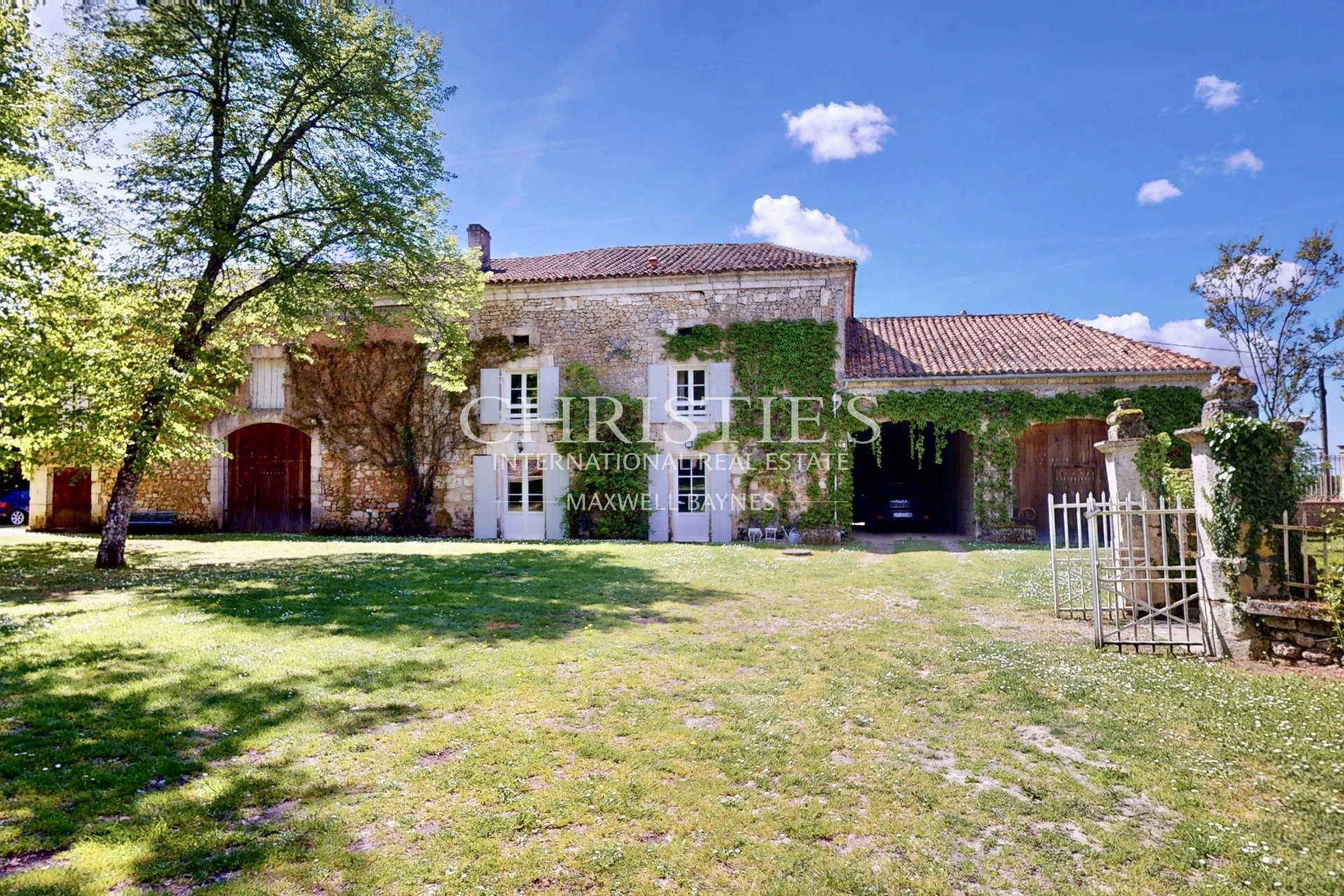 6 Bedroom Chateau's Image 24