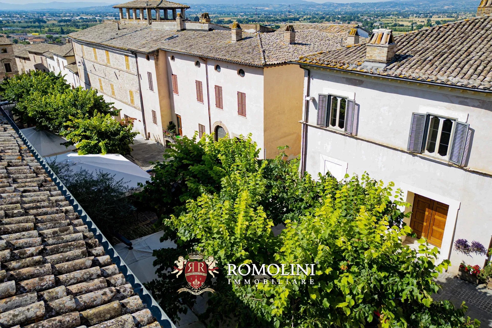 5 Bedroom Villa/Townhouse's Image 48