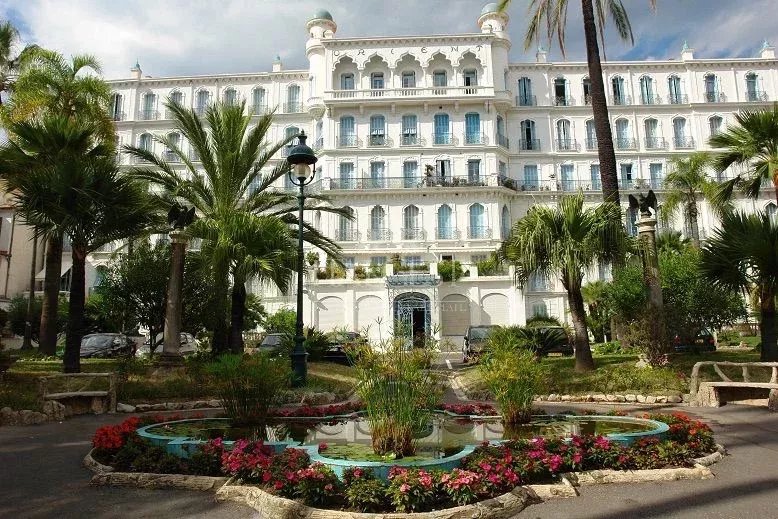Charmant trois pièces bourgeois au cœur de Menton