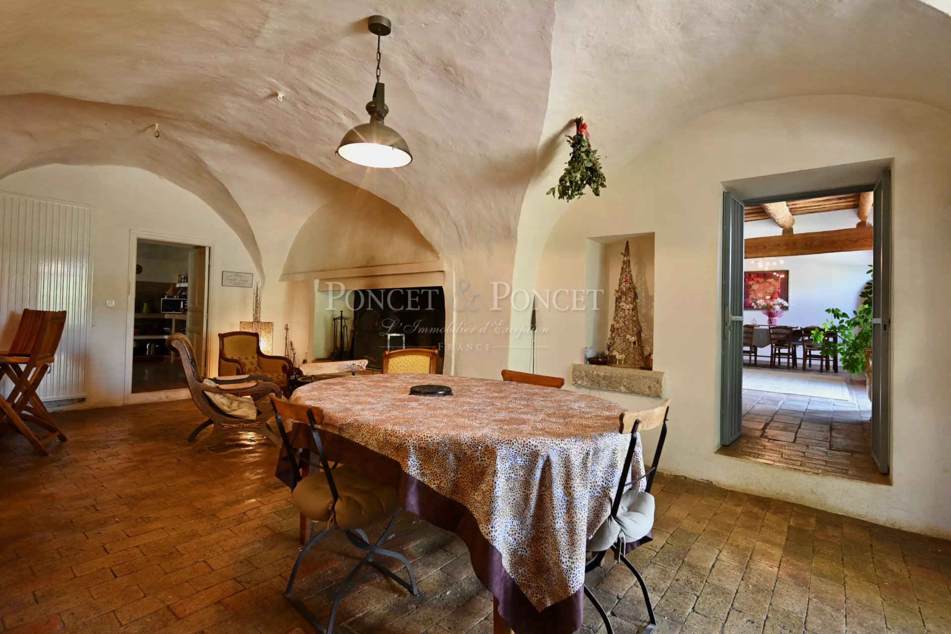 12 Bedroom Villa/Townhouse's Image 27