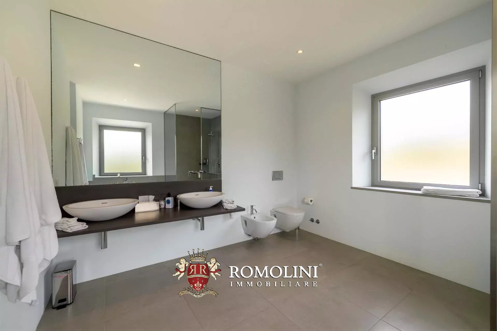 7 Bedroom Villa/Townhouse's Image 108