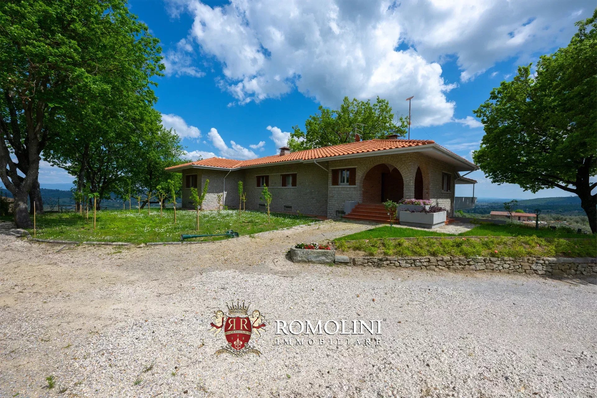 6 Bedroom Villa/Townhouse's Image 32