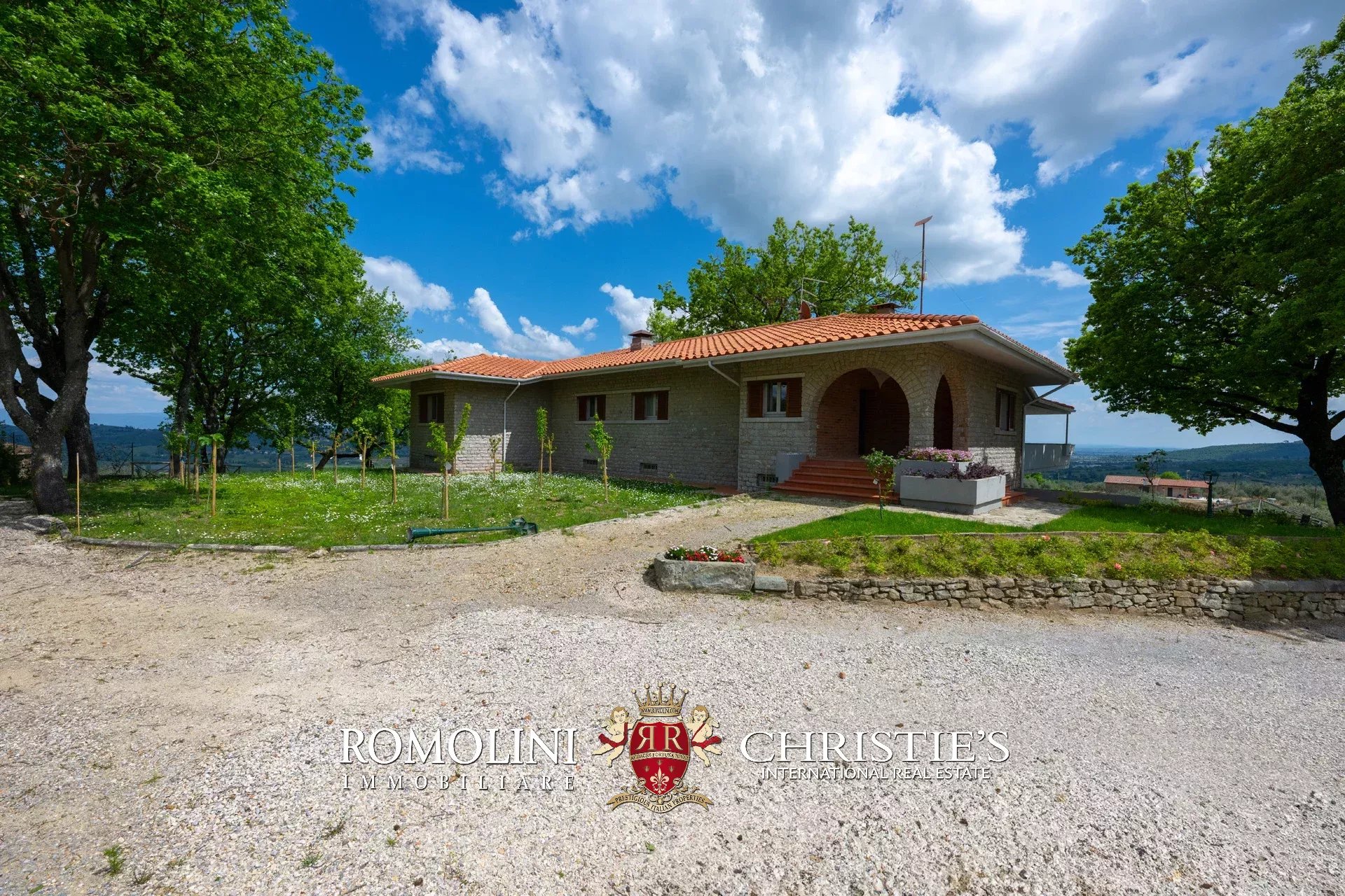6 Bedroom Villa/Townhouse's Image 32