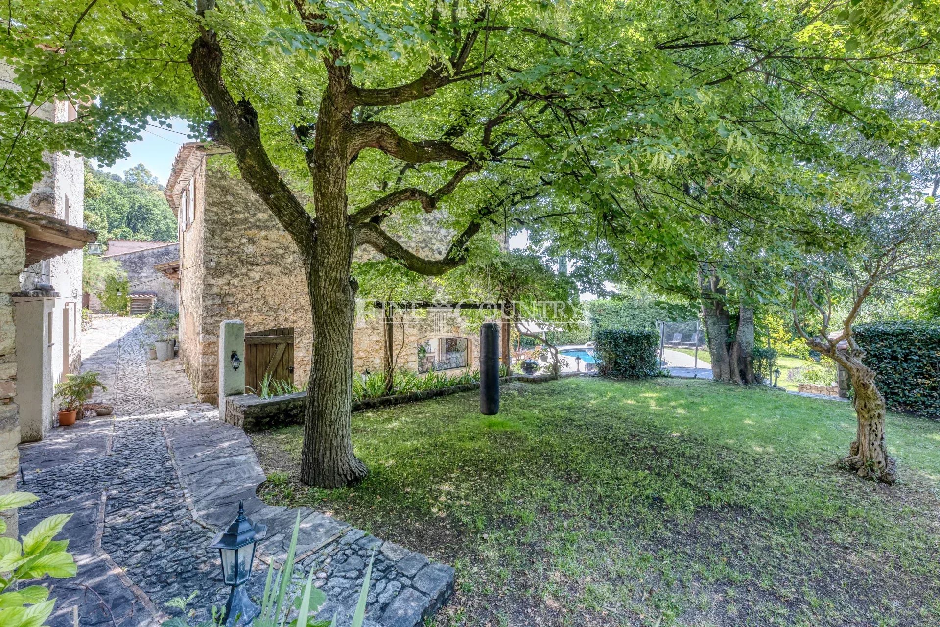 Photo of For Sale Stone property in Cabris