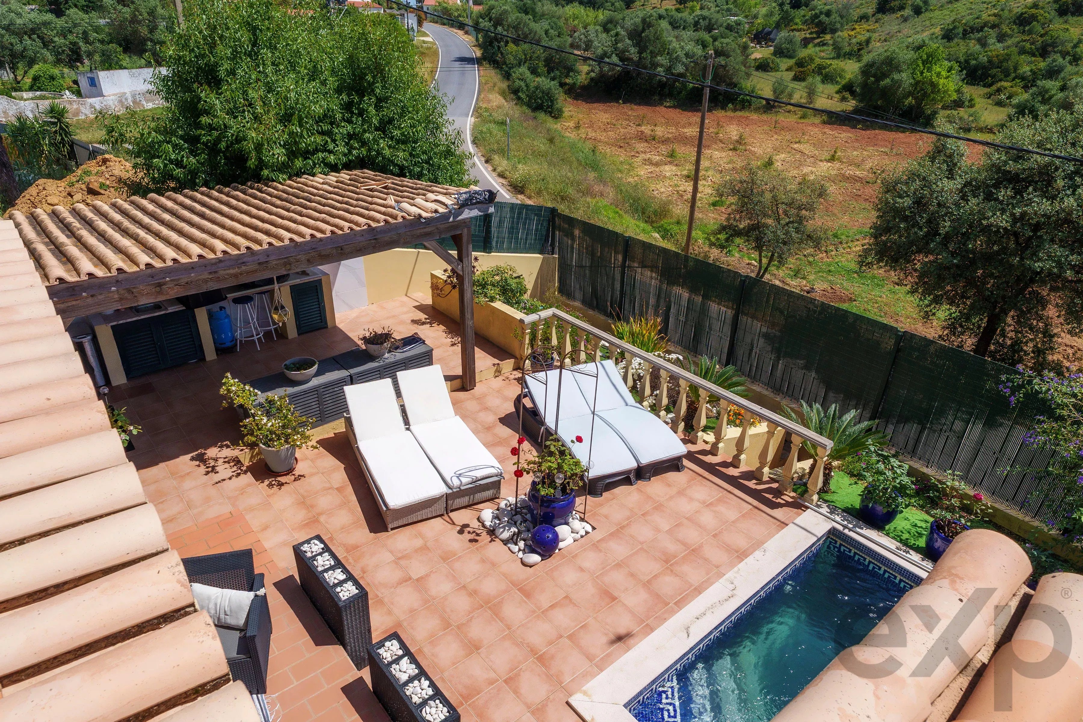 A fantastic, charming 4-bedroom villa with a garden and swimming pool on the outskirts of Olhão 87006245 image 42