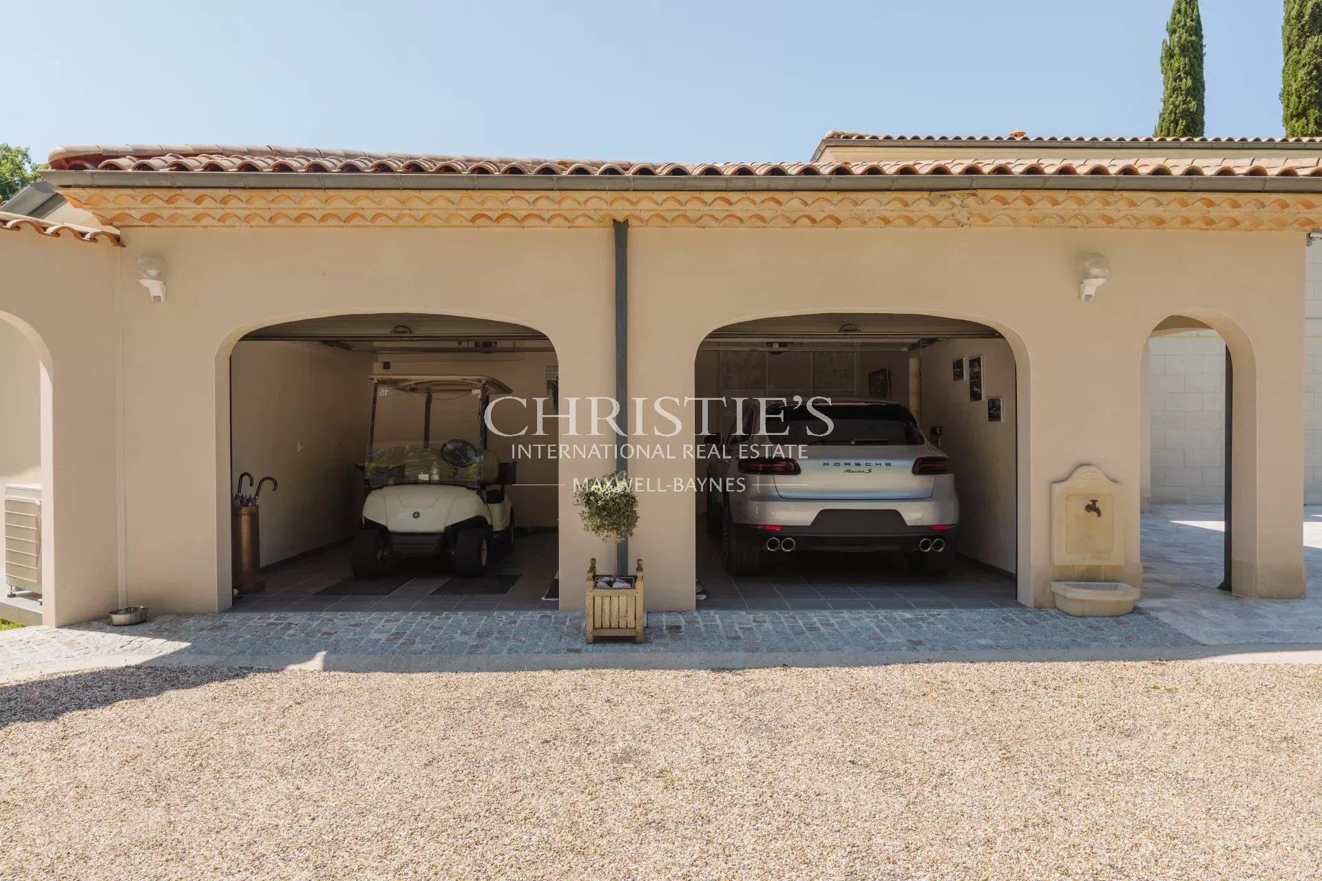 4 Bedroom Villa/Townhouse's Image 22