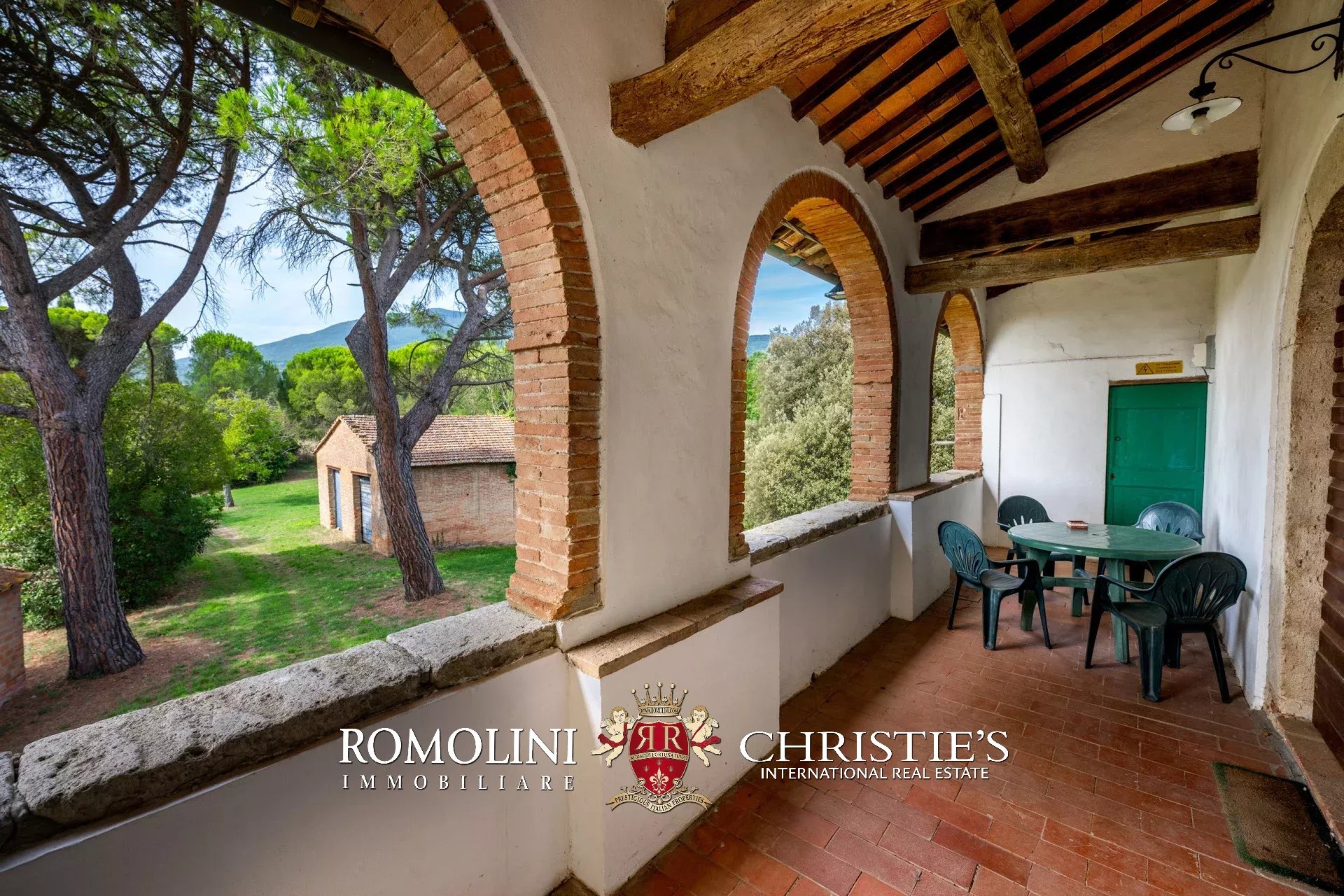 6 Bedroom Villa/Townhouse's Image 25