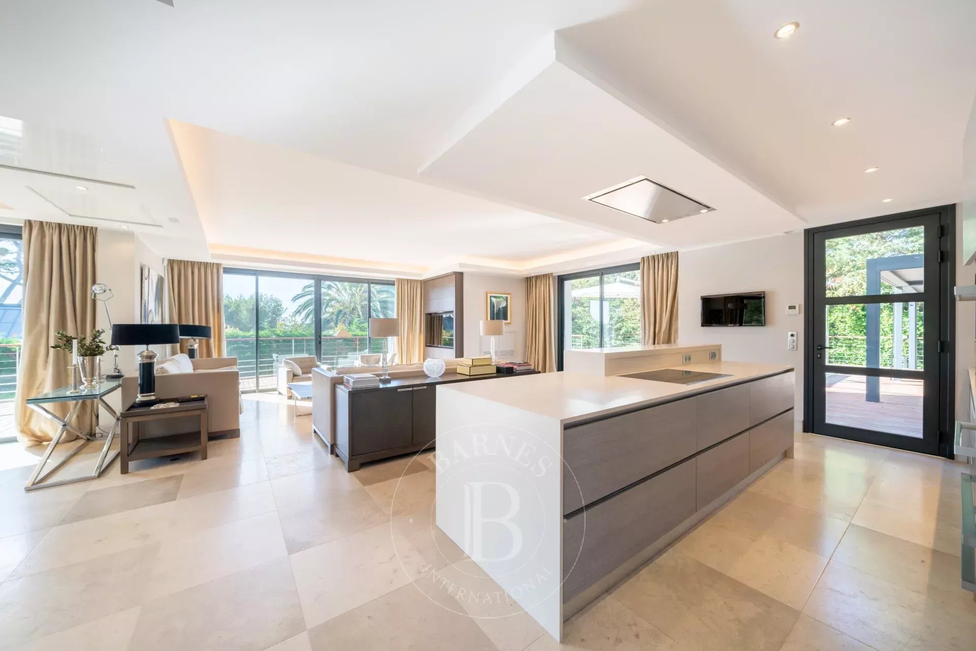 Villa Antibes - picture 7