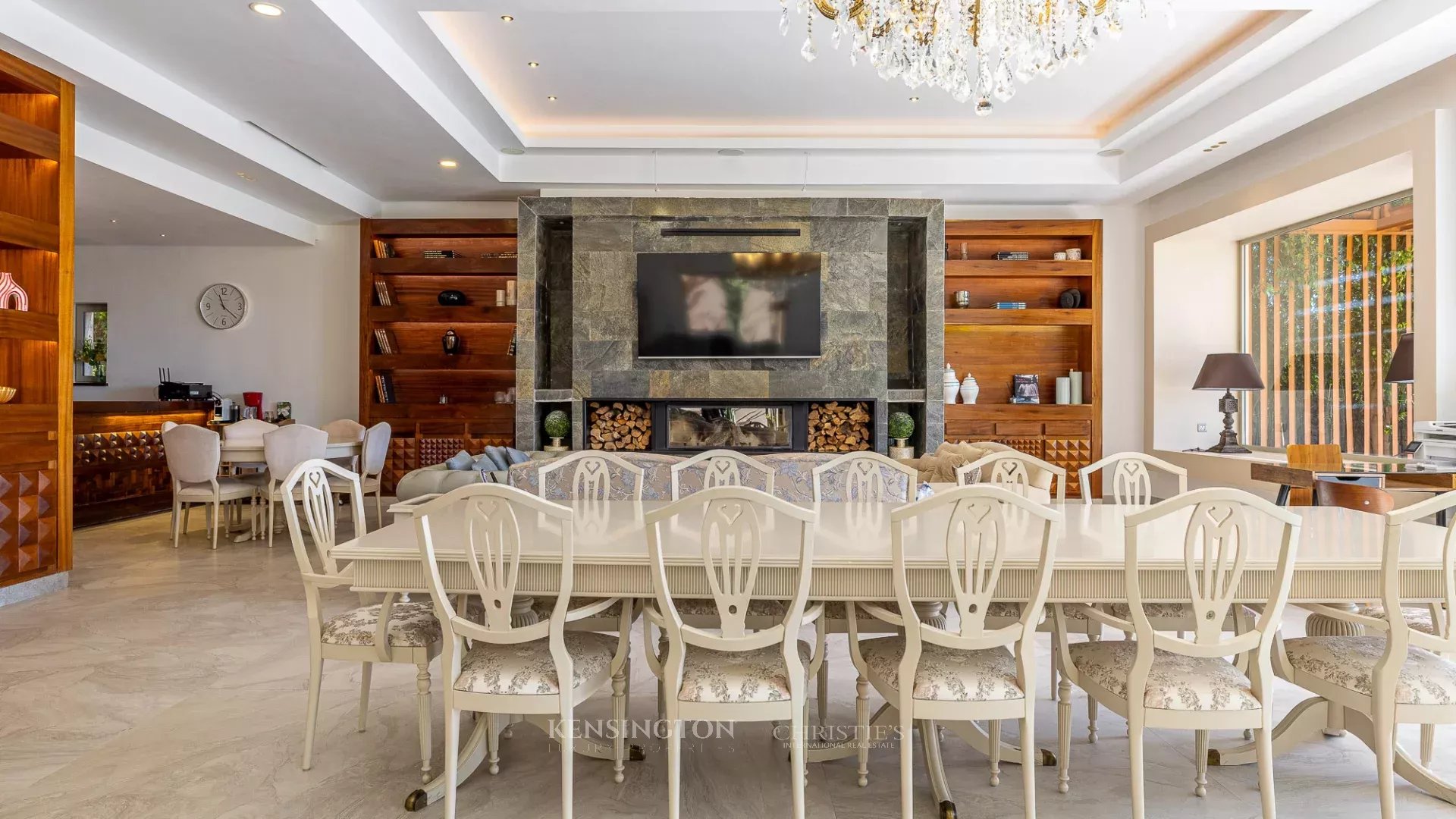6 Bedroom Villa/Townhouse's Image 9
