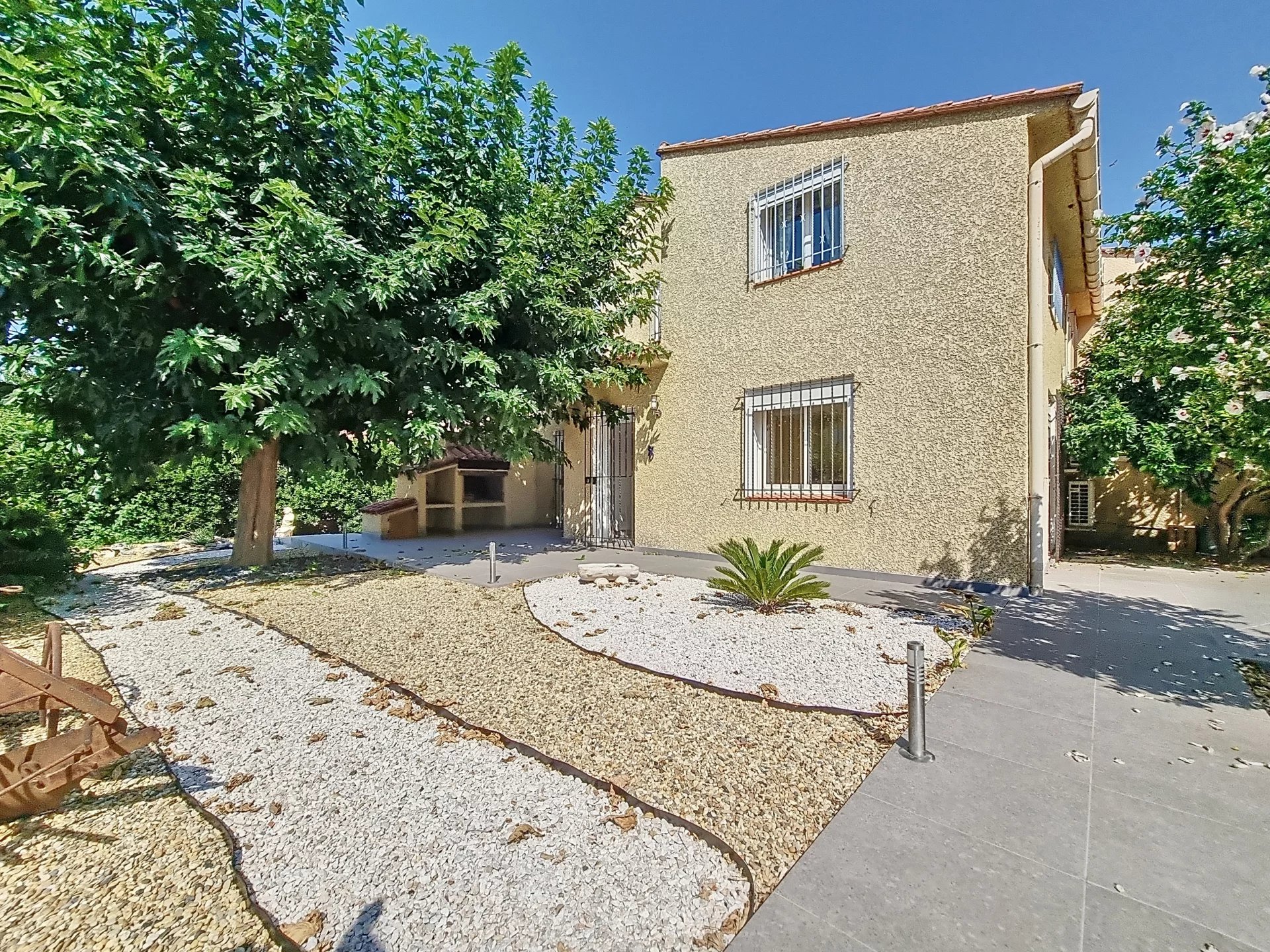 Sale House - Villeneuve-la-Rivière