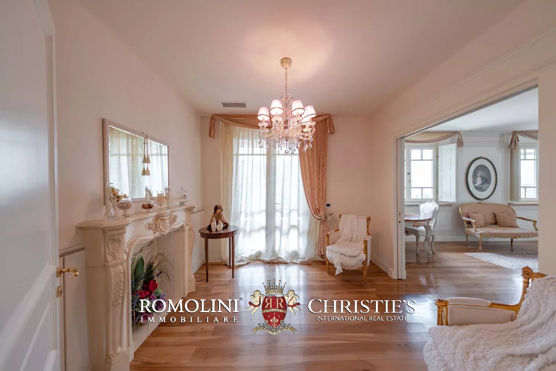 10 Bedroom Villa/Townhouse's Image 31