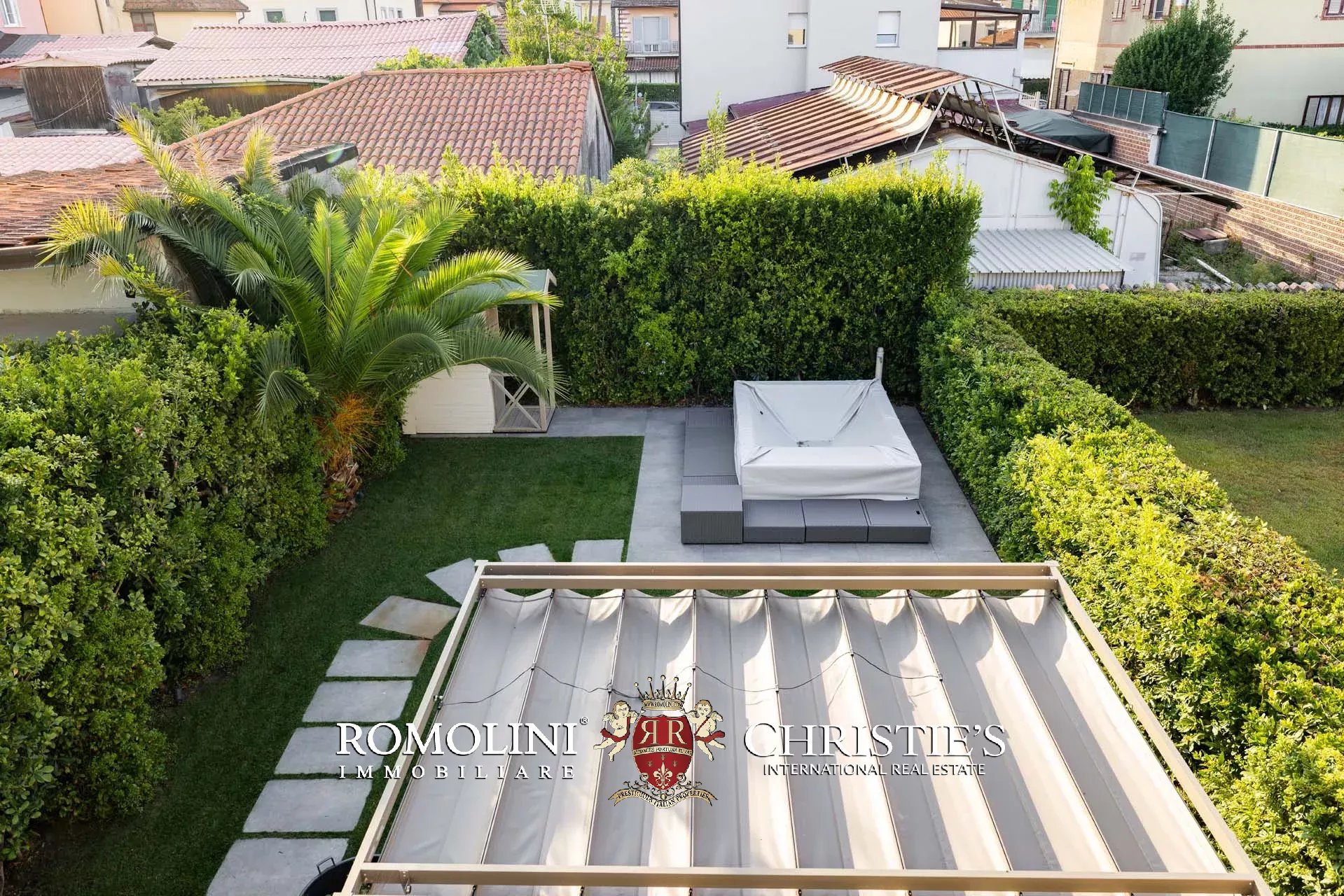5 Bedroom Villa/Townhouse's Image 41