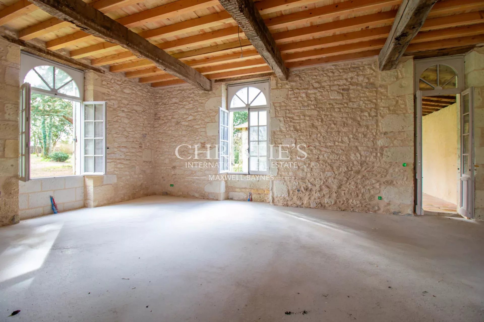 5 Bedroom Villa/Townhouse's Image 4