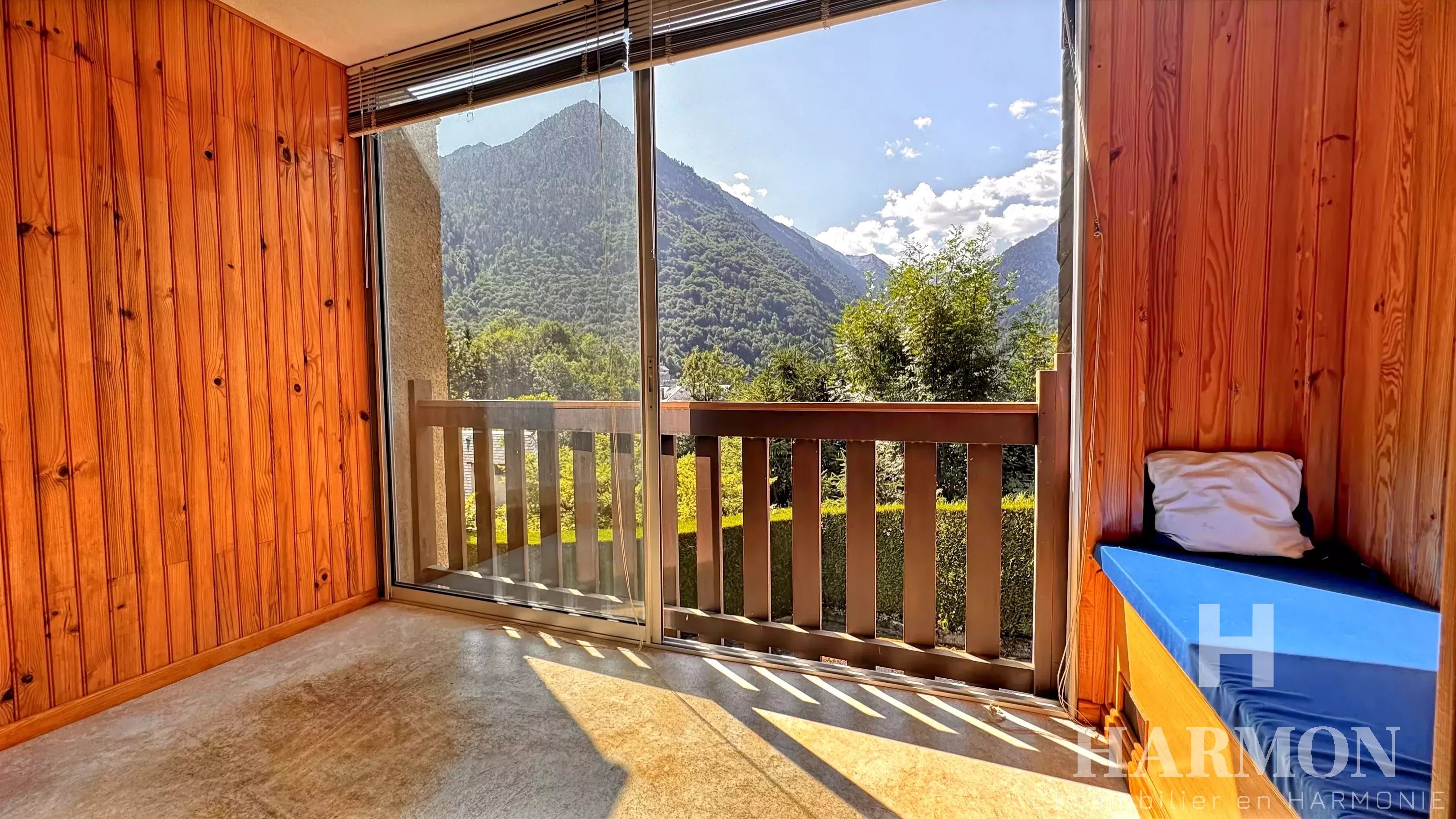 Appartement avec loggia, garage et parking – Vue Pyrénées