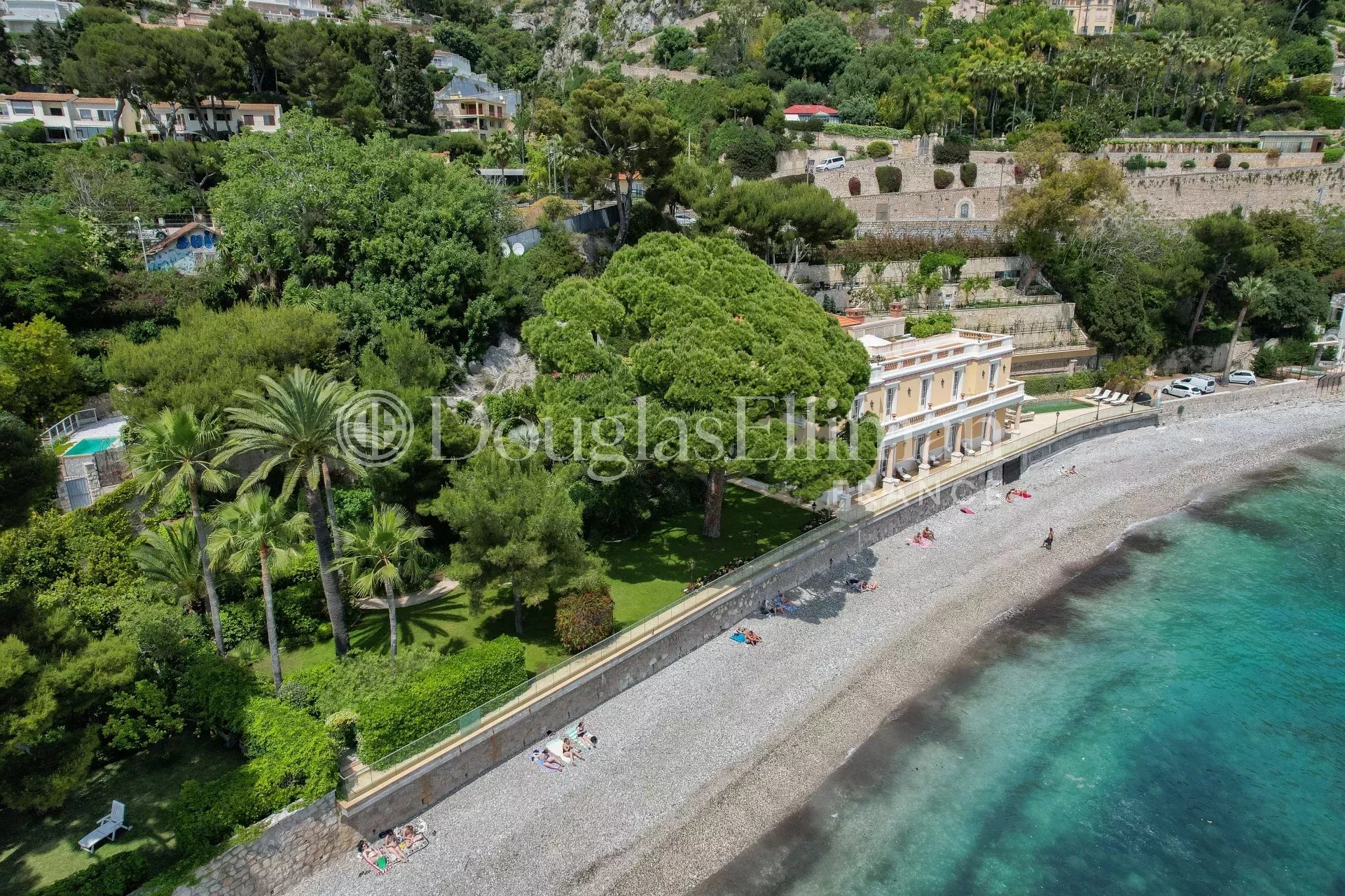 Eze-sur-mer: Exceptional Waterfront Estate on the French Riviera - Picture n°3