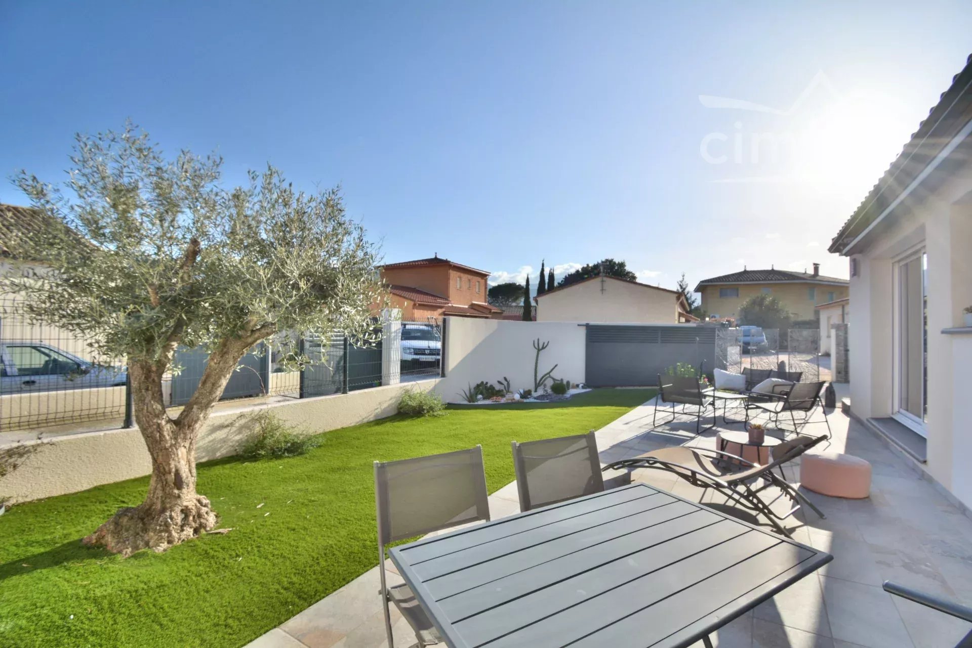 Agence immobilière de 