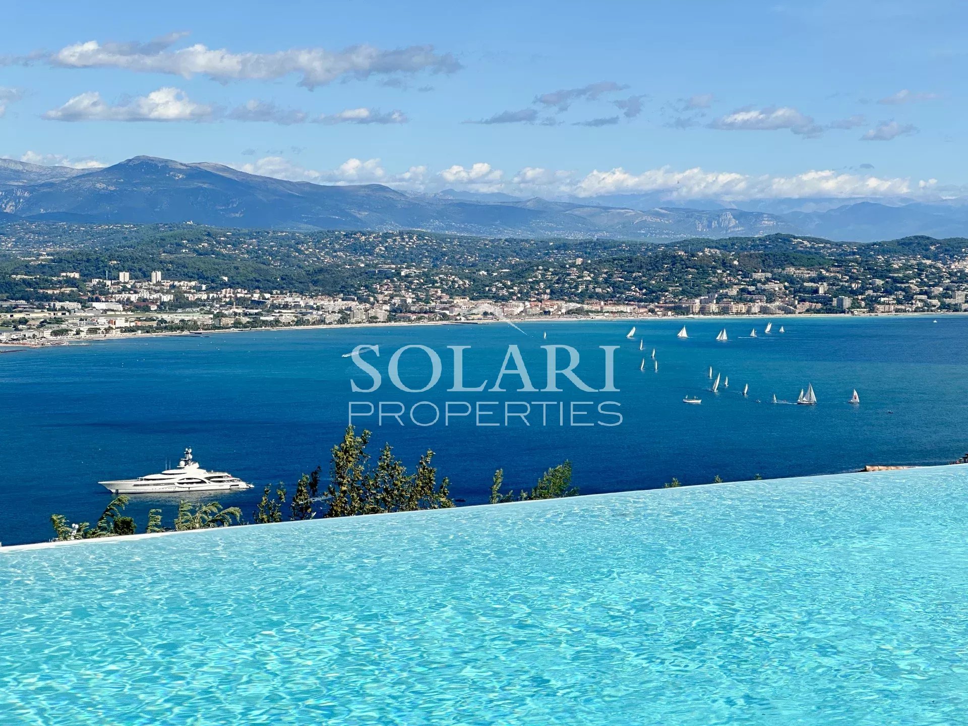 Propriété surplombant la Baie de Cannes