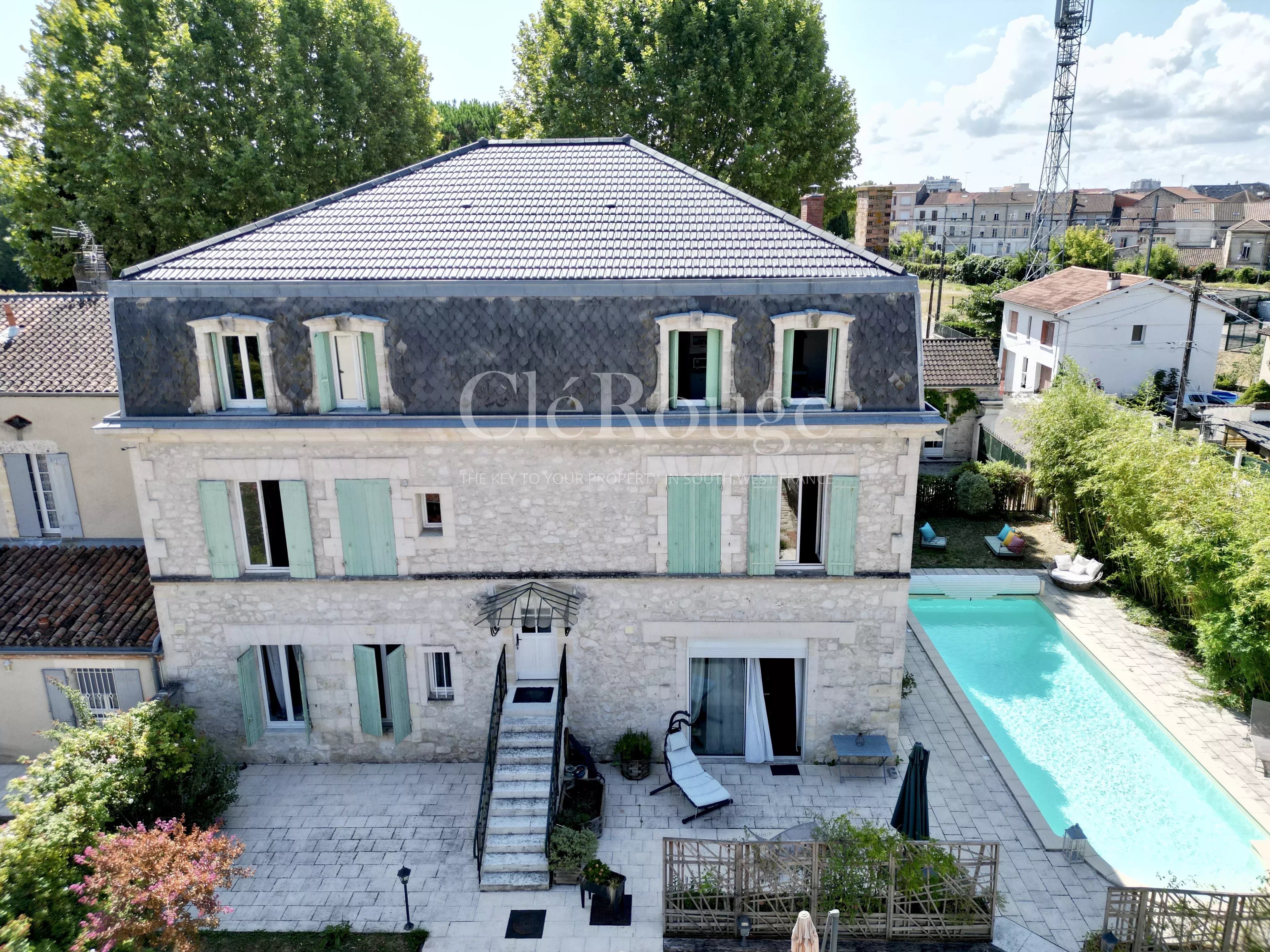 Au coeur d'Agen  Élégante demeure en pierre avec gîte, piscine et la liberté de créer, d'y vivre ou de louer.