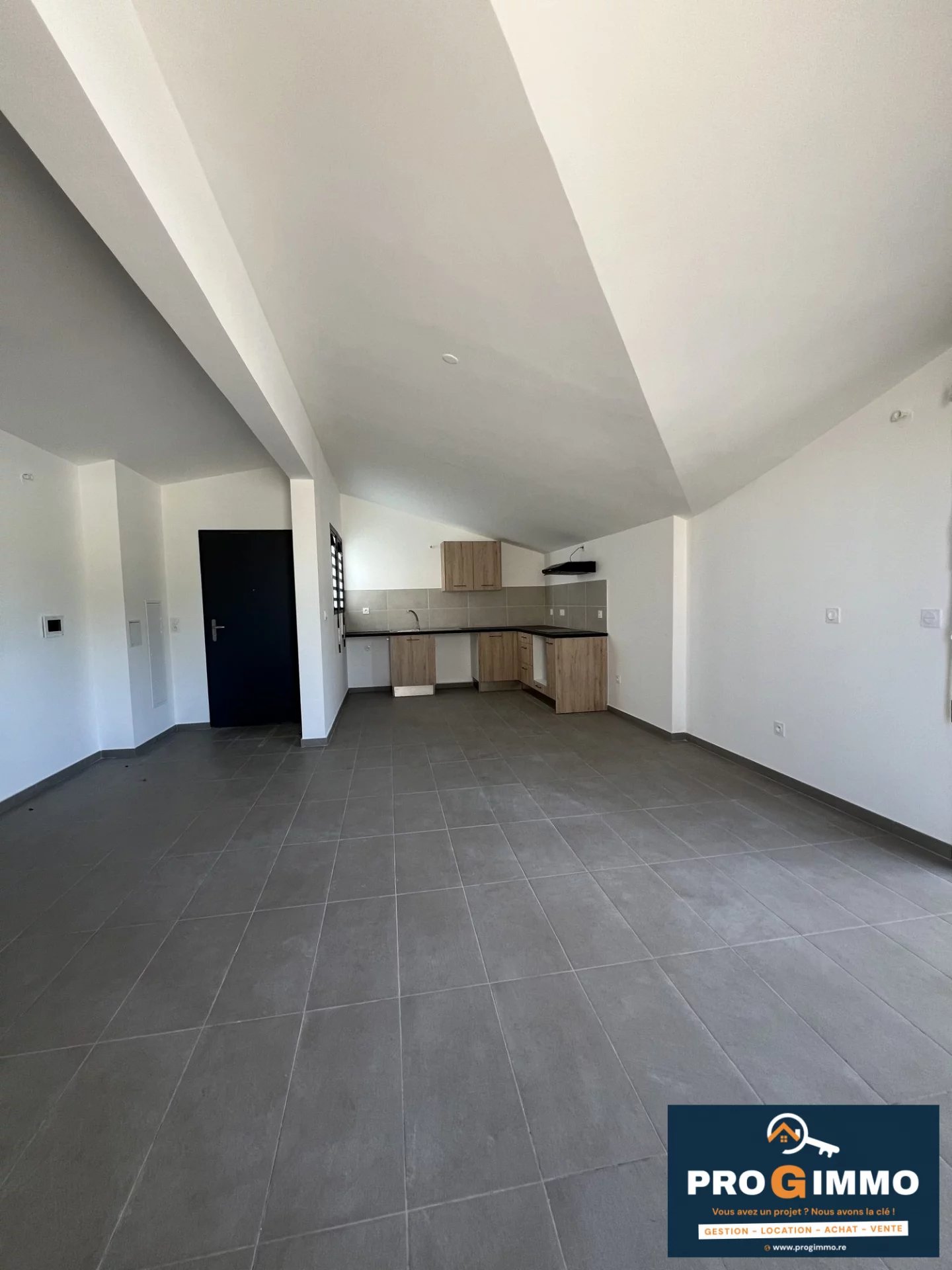 À LOUER - T2 NEUF AVEC VUE MER ET 21 m² DE BALCONS, HYPER CENT