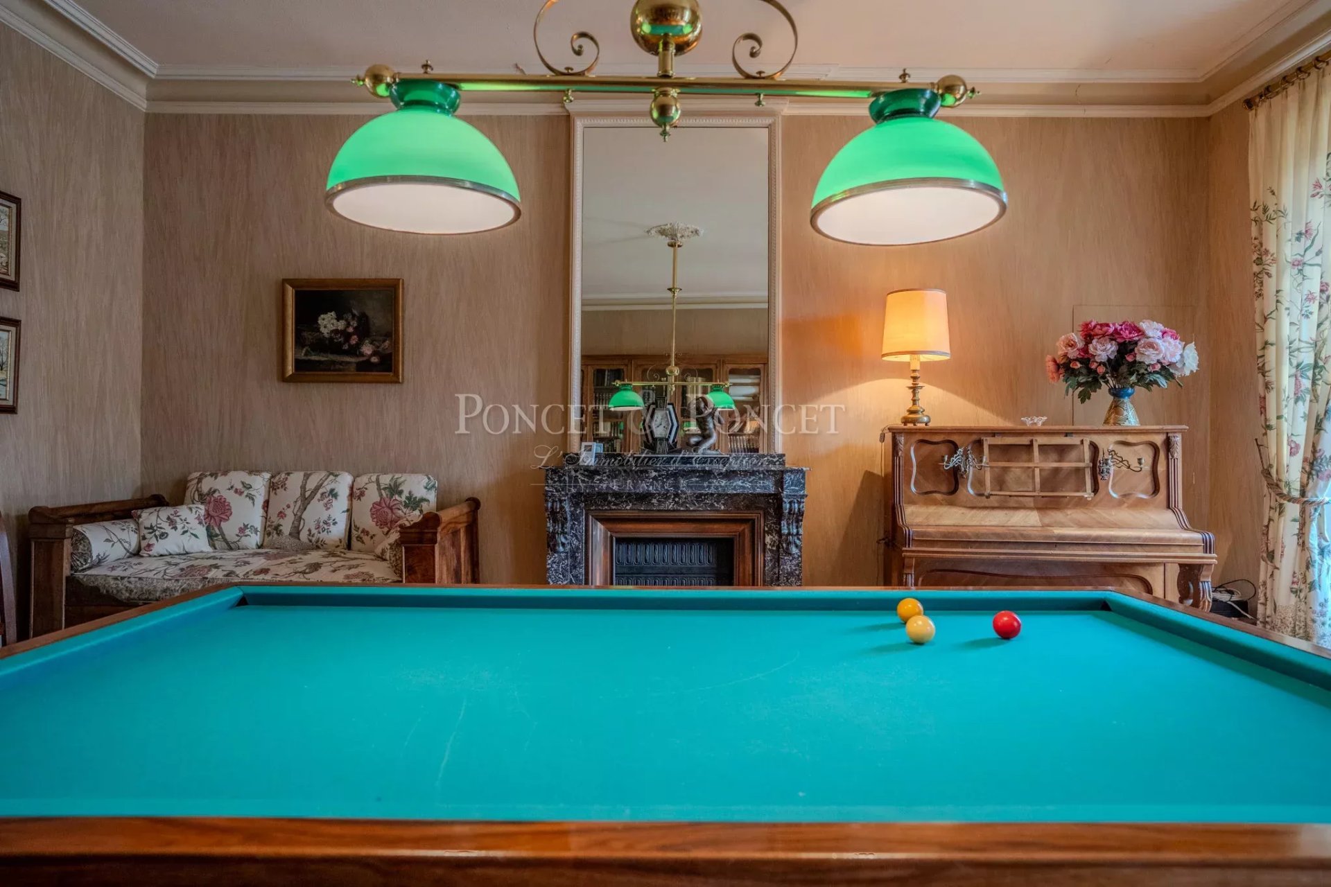 6 Bedroom Chateau's Image 18