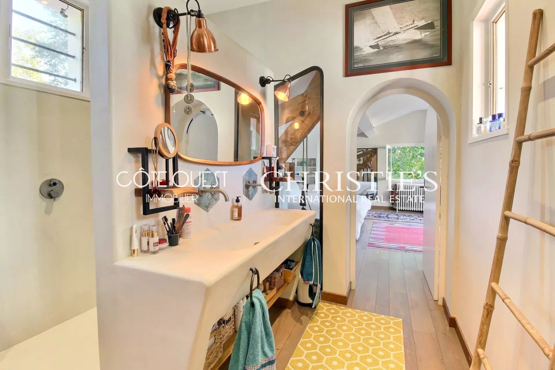 6 Bedroom Villa/Townhouse's Image 10