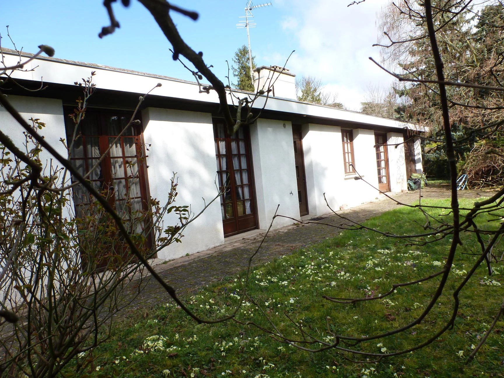 MAISON DE PLAIN PIED CENTRE ECULLY
