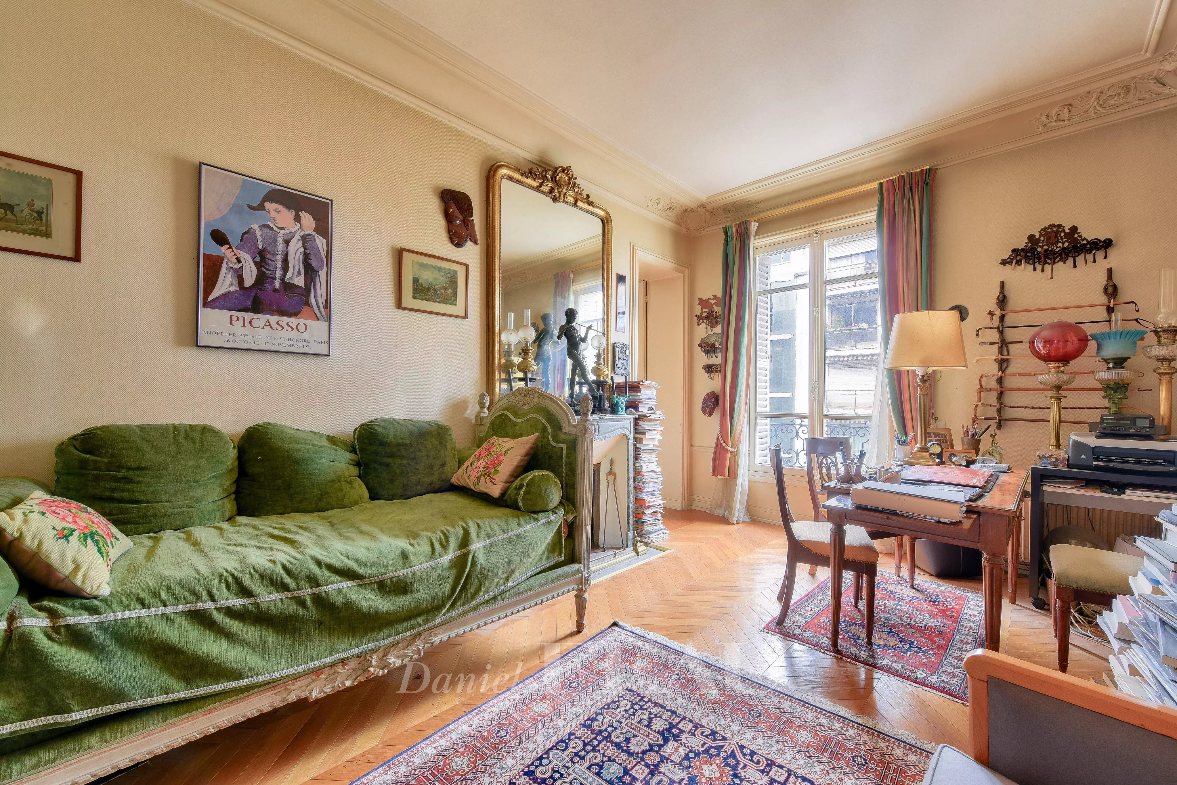 Sale Apartment Paris 17th