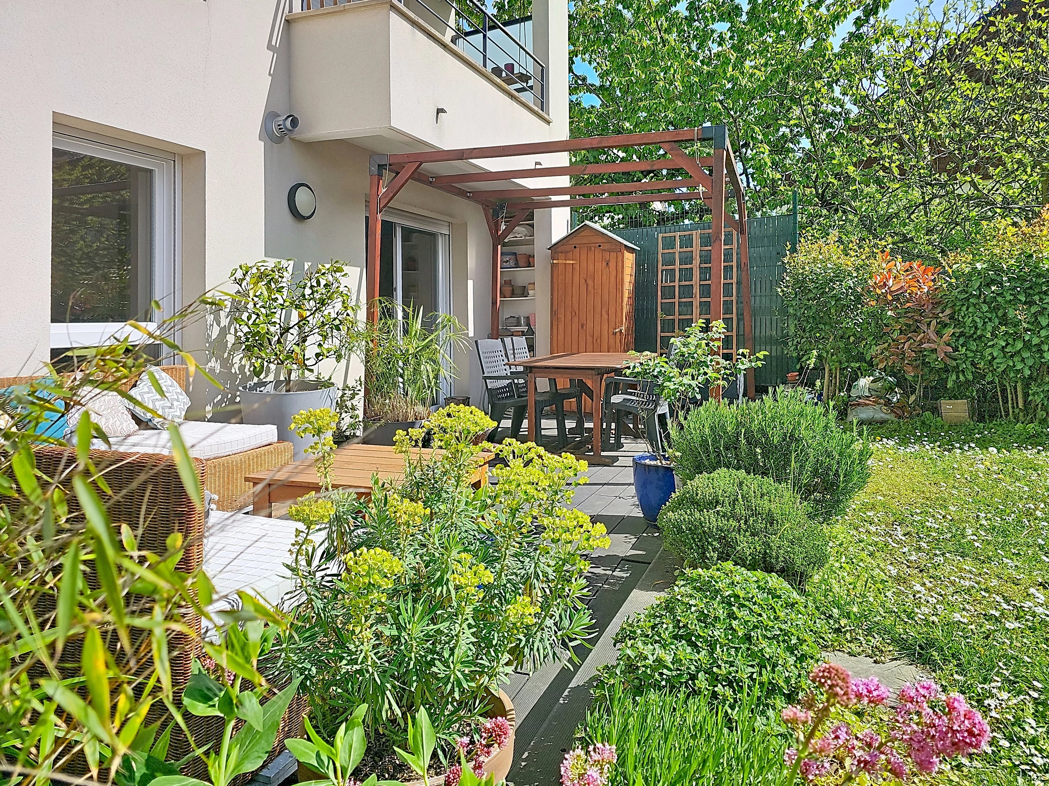 3 PIÈCES AVEC GRAND JARDIN PLEIN SUD  RER A BRY SUR MARNE