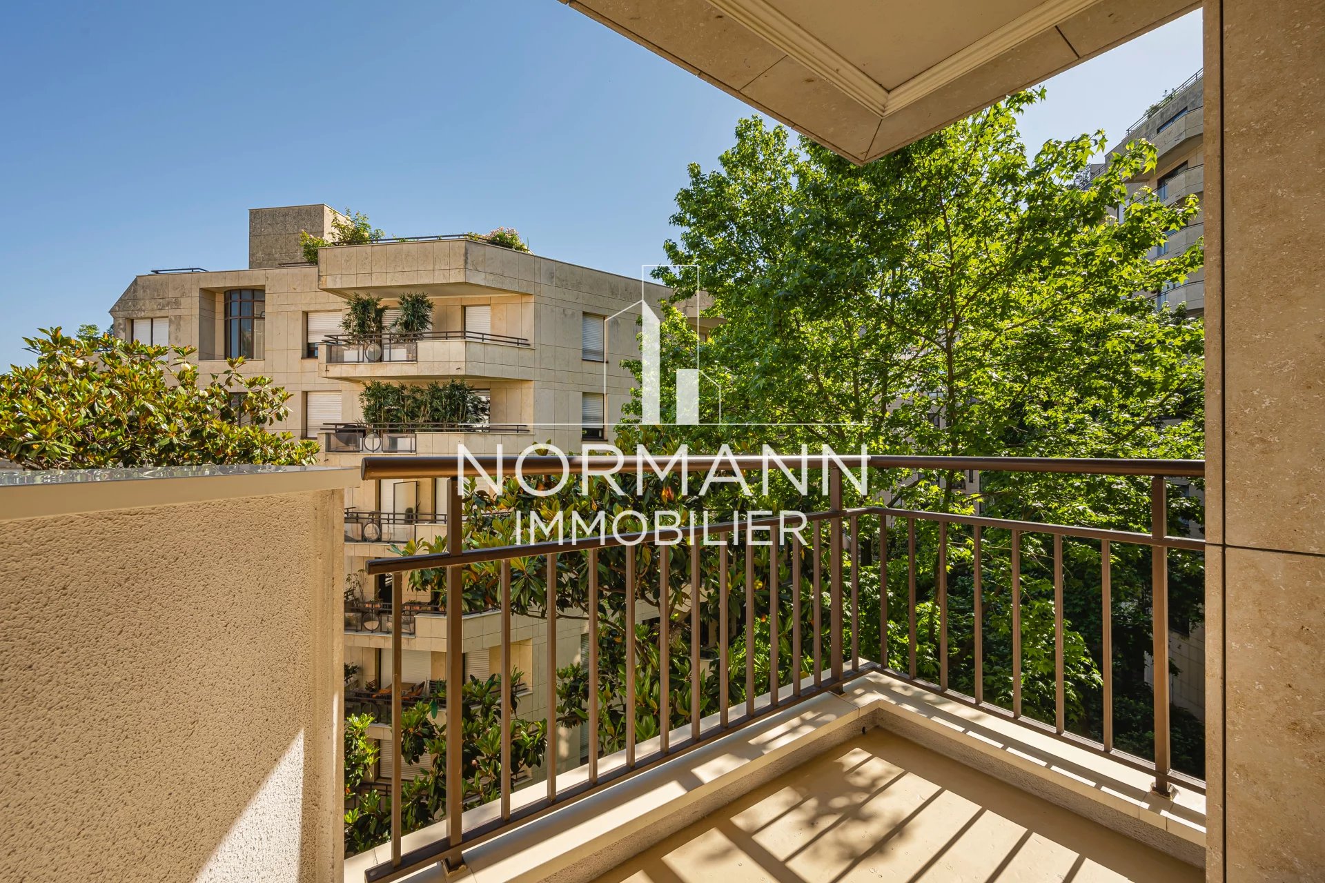Sale Apartment Levallois-Perret Front de Seine