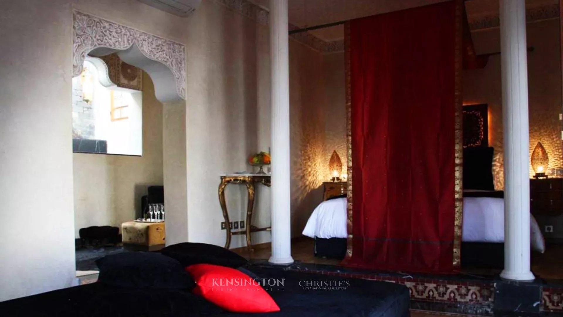 10 Bedroom Villa/Townhouse's Image 15