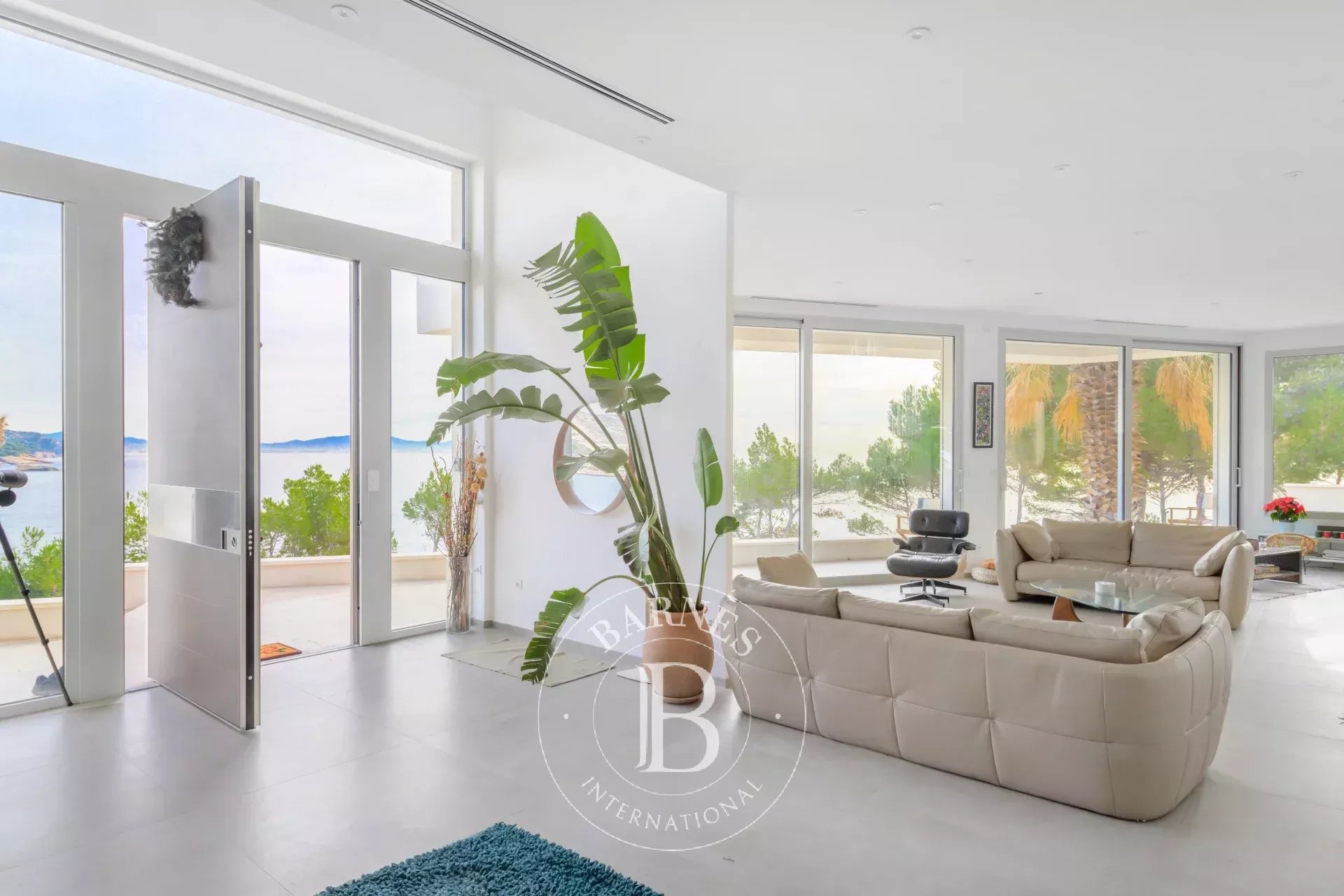 Exceptional Luxury Villa with Sea View in Carry le Rouet - picture 7