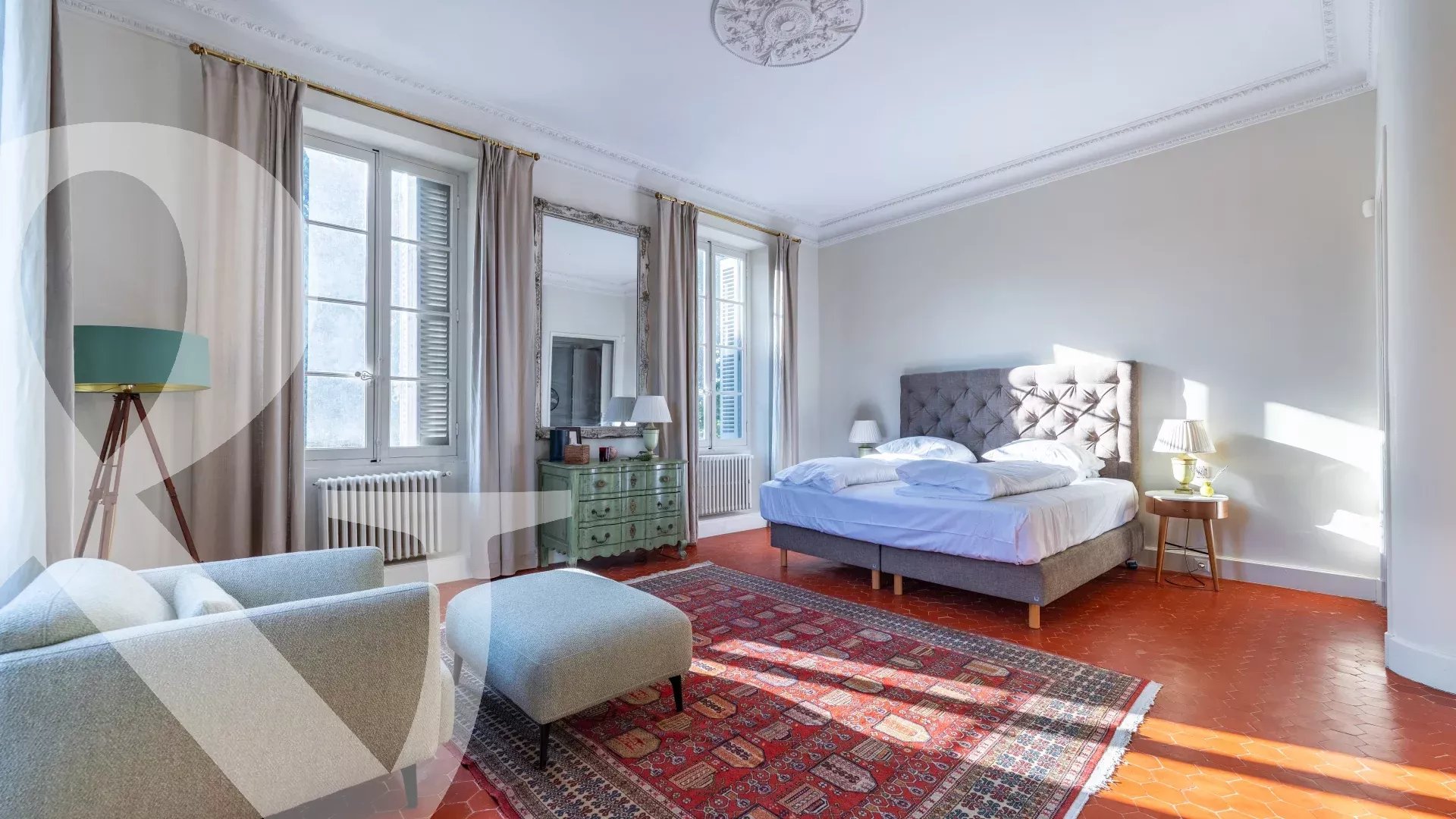 UN BIEN UNIQUE ET INCROYABLE