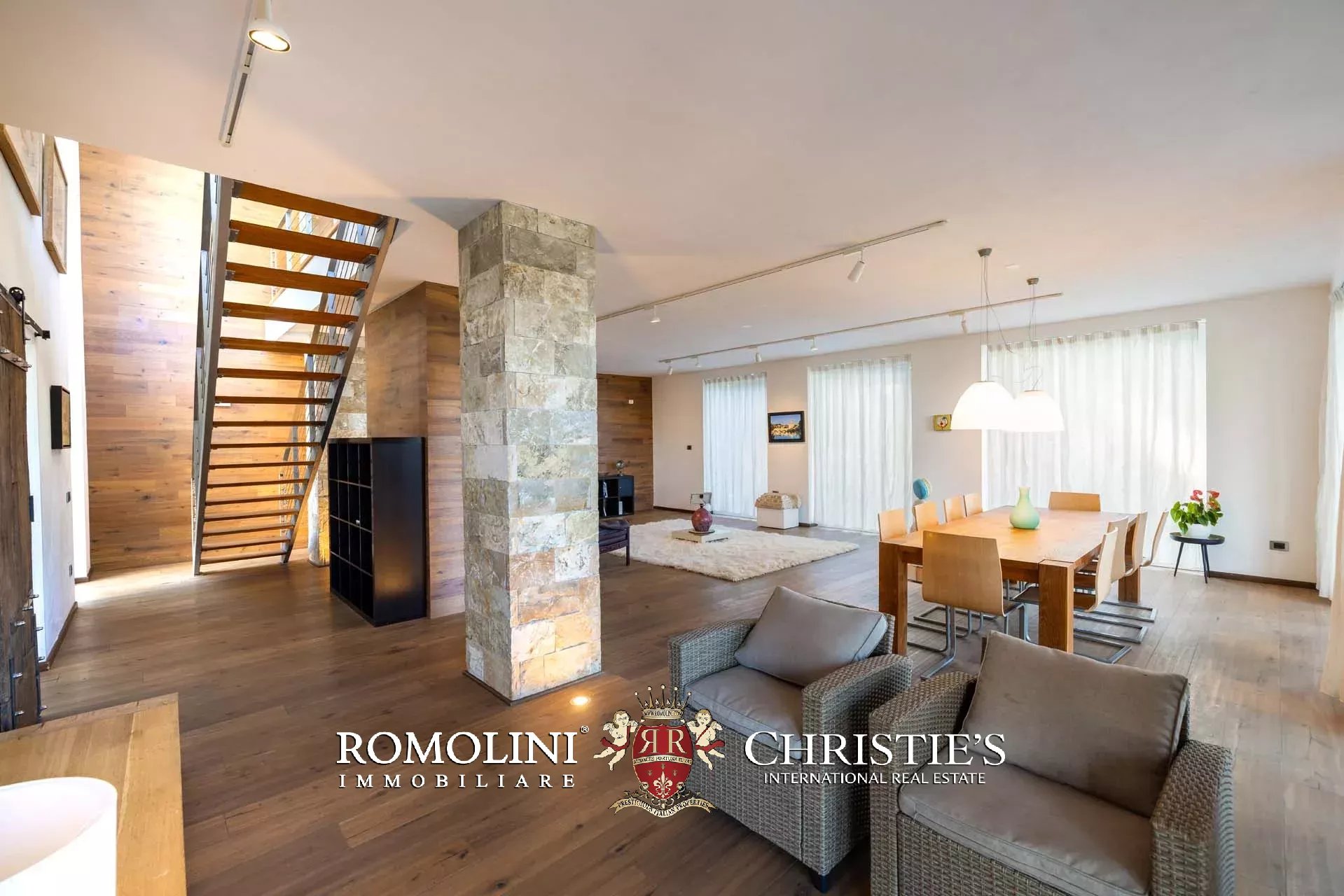 4 Bedroom Villa/Townhouse's Image 35