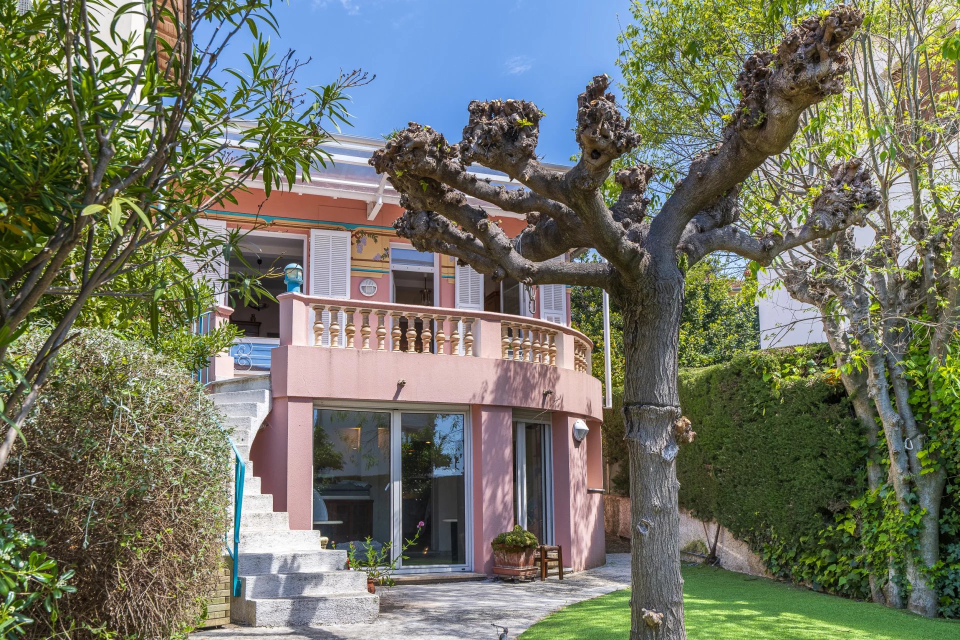 Agence immobilière de JOHN ROYCE