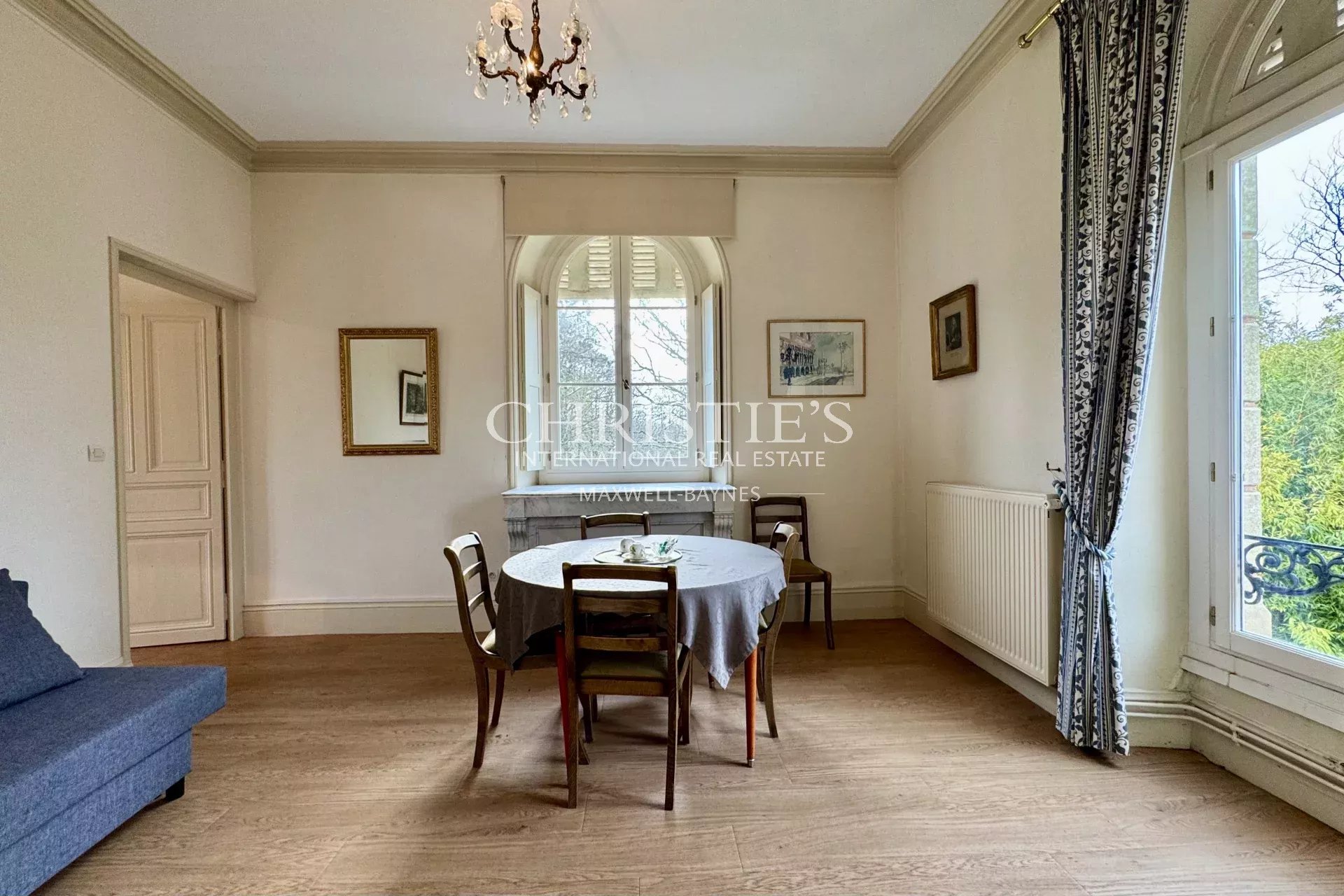 10 Bedroom Chateau's Image 28