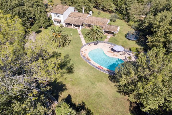 Valbonne lovely Provençal villa in closed domain, near village — photo 2